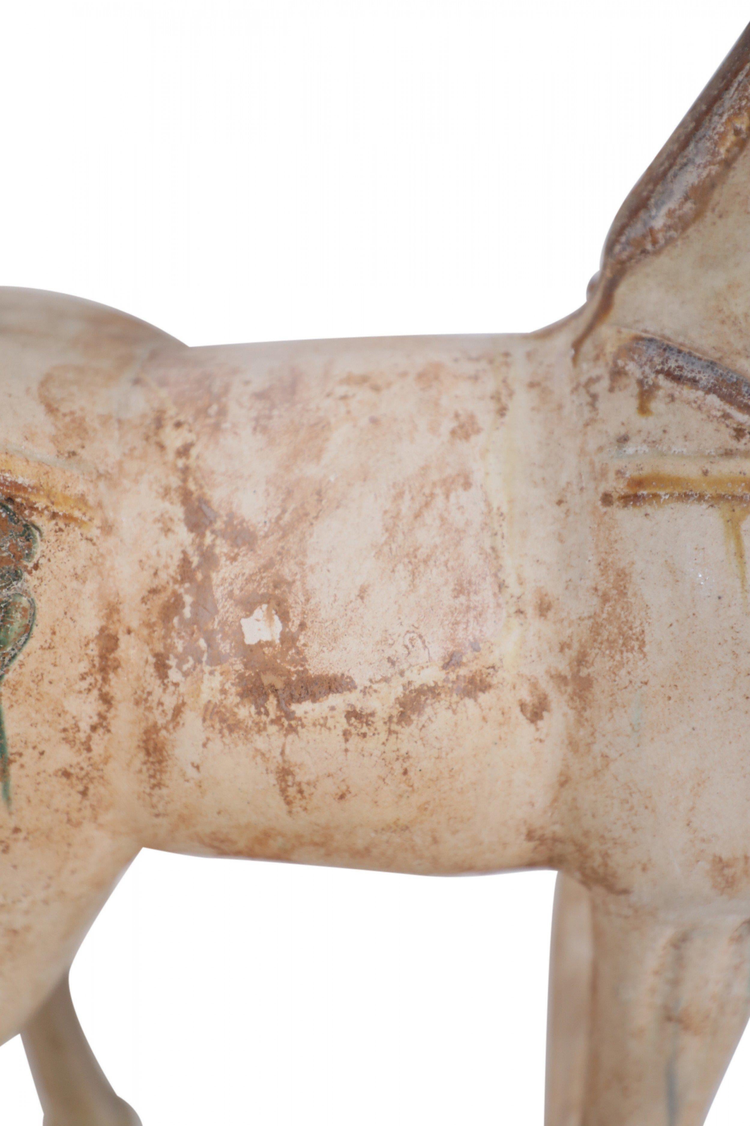 Figura de tumba china de caballo de terracota esmaltada Sancai, estilo Tang Dynasty en venta 8