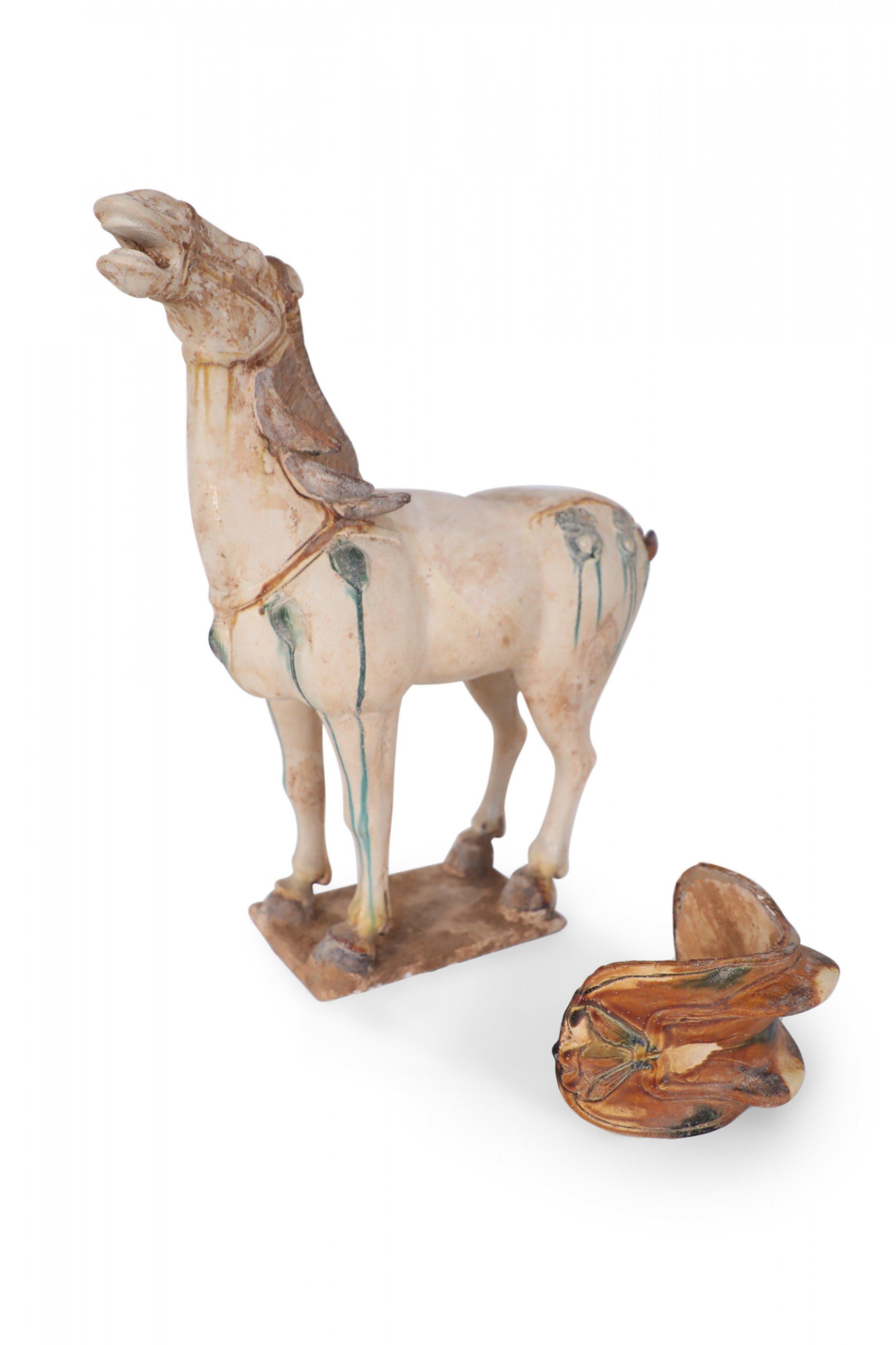 Chinesische Sancai glasiert Tang Dynasty-Stil Terrakotta Pferdegrab Figur im Angebot 9