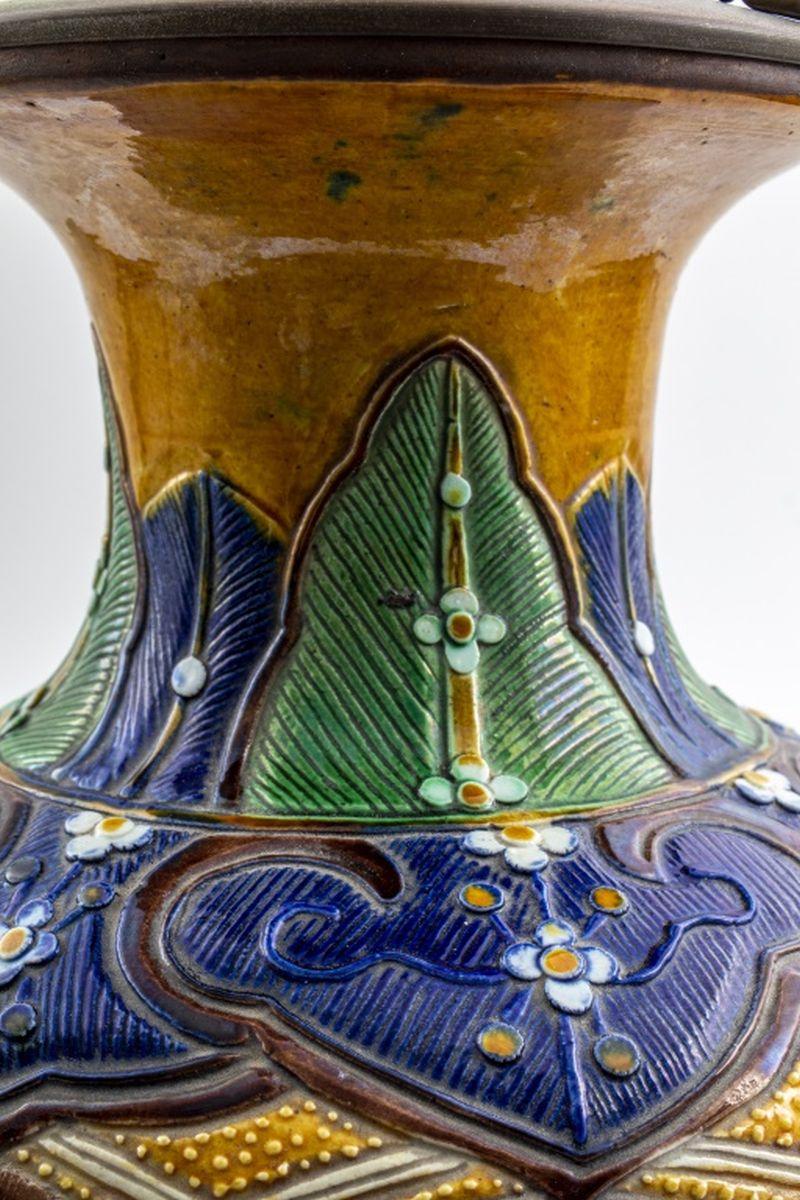 Vaso cinese Sancai Haitangzu montato come lampada In condizioni buone in vendita a Astoria, NY