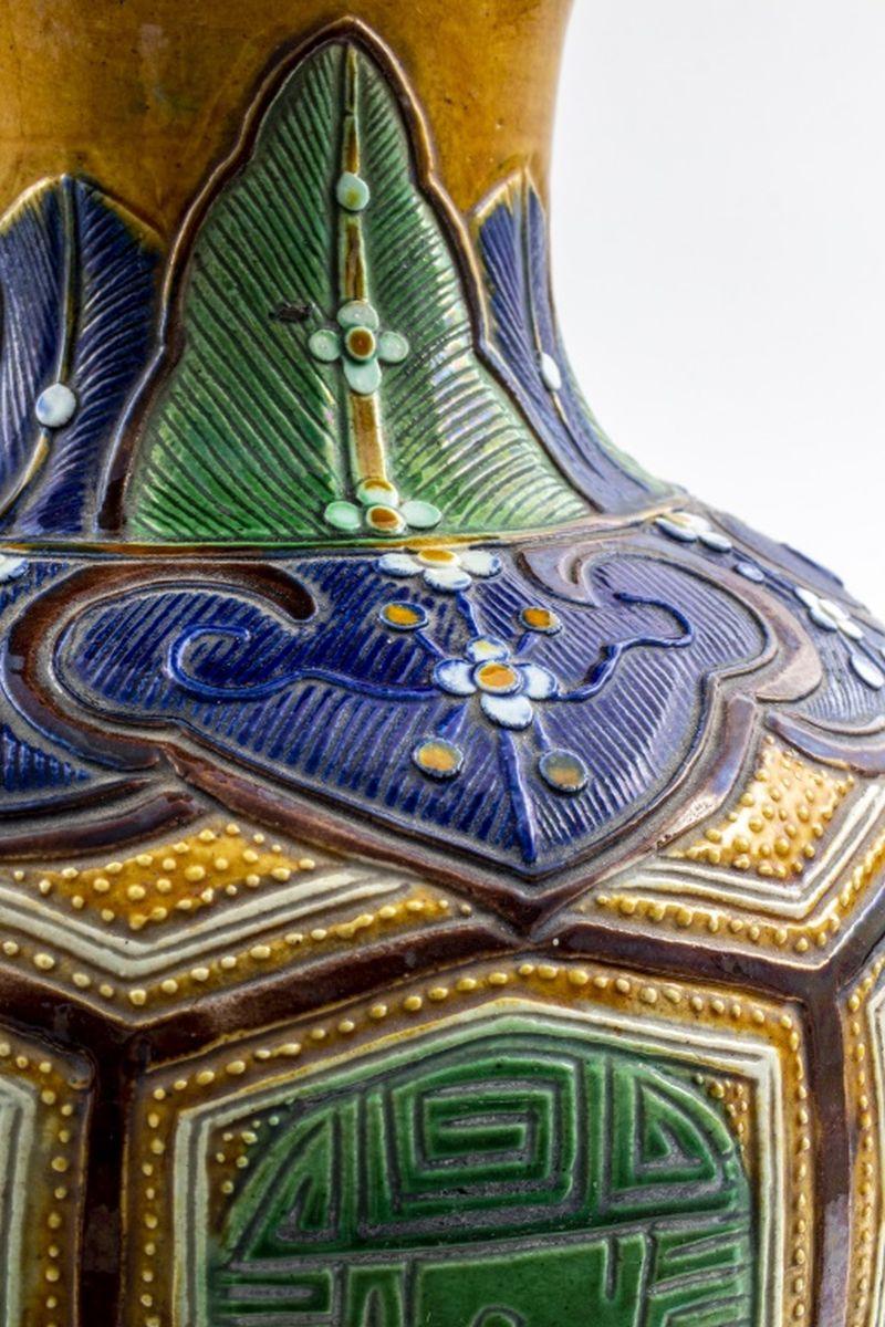 Terracotta Vaso cinese Sancai Haitangzu montato come lampada in vendita