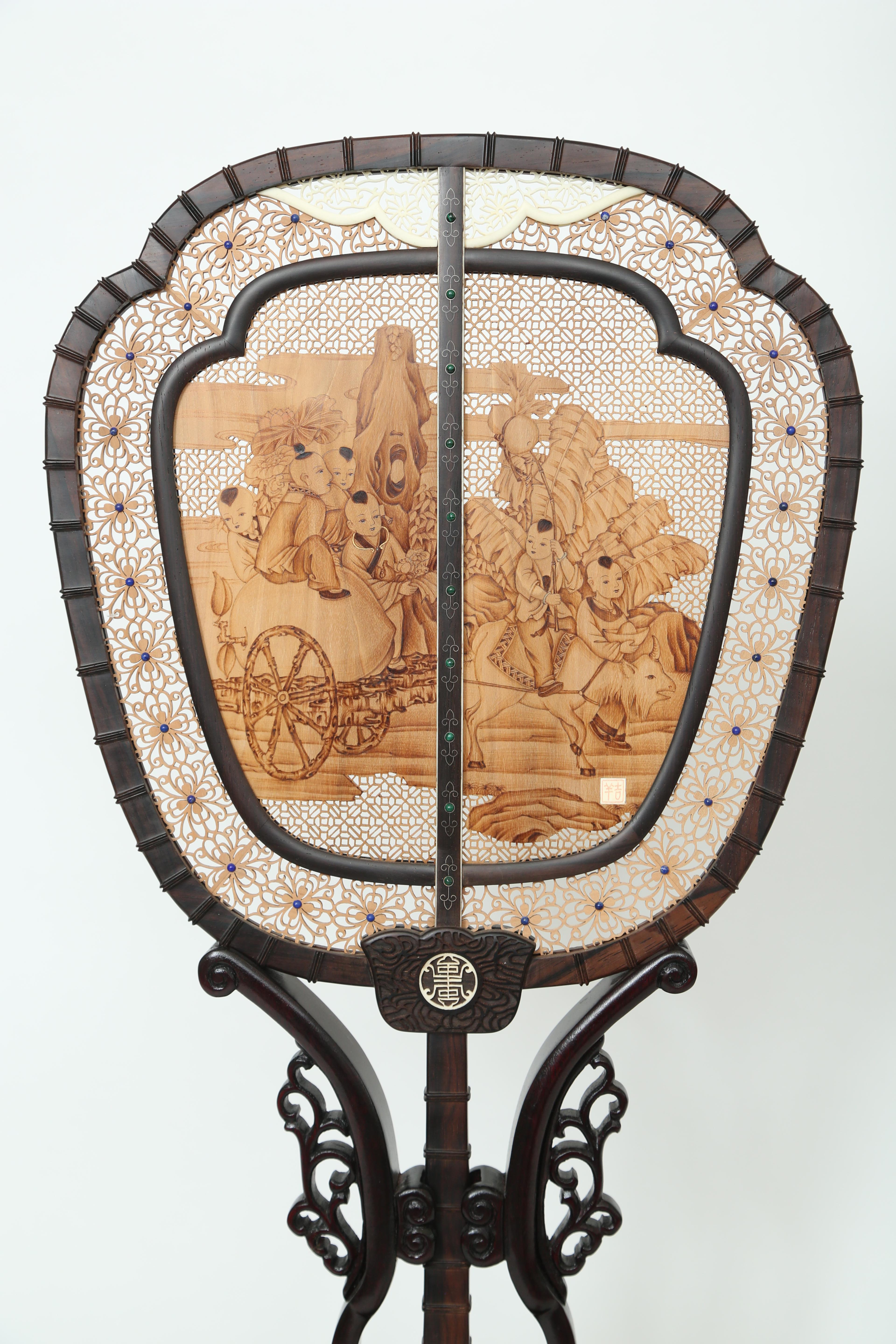 Chinese Sandalwood Screen in Fan Shape on Stand In Good Condition In West Palm Beach, FL