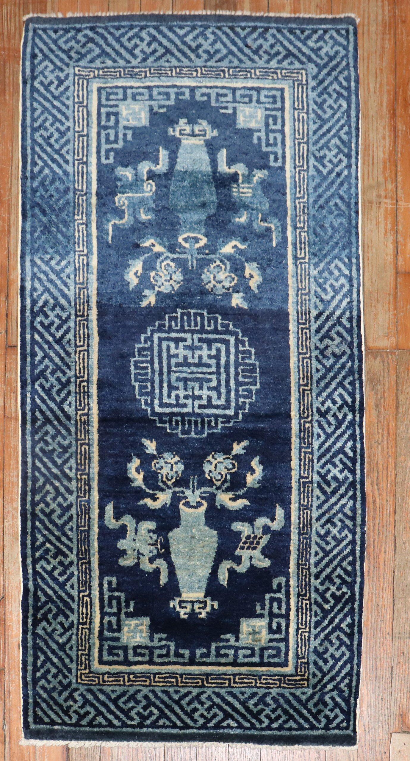 Hand-Woven Chinese Scatter Size Early 20th Century Rug For Sale