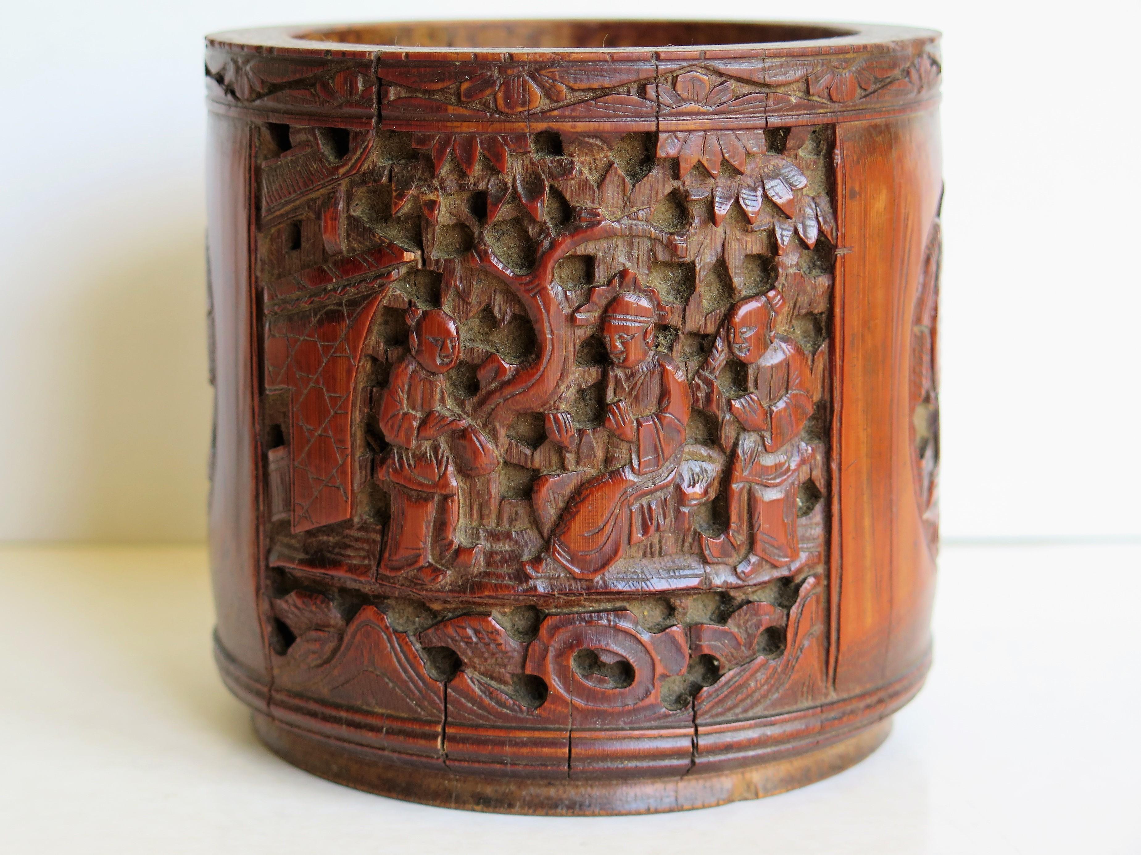 Chinese Brush Pot or Bitong in Bamboo Finely Carved & Signed, Early 19thC. Qing 3
