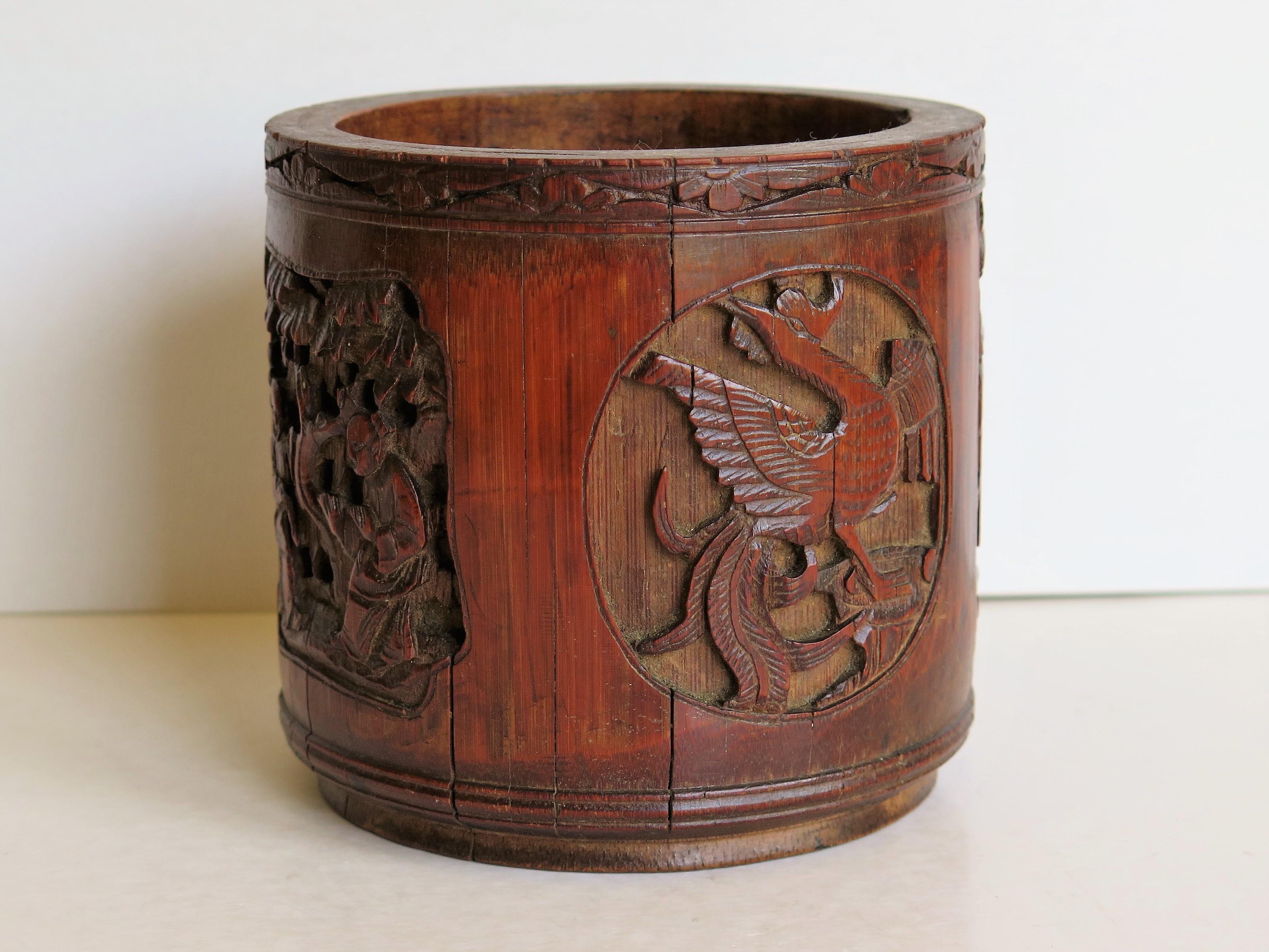 19th Century Chinese Brush Pot or Bitong in Bamboo Finely Carved & Signed, Early 19thC. Qing