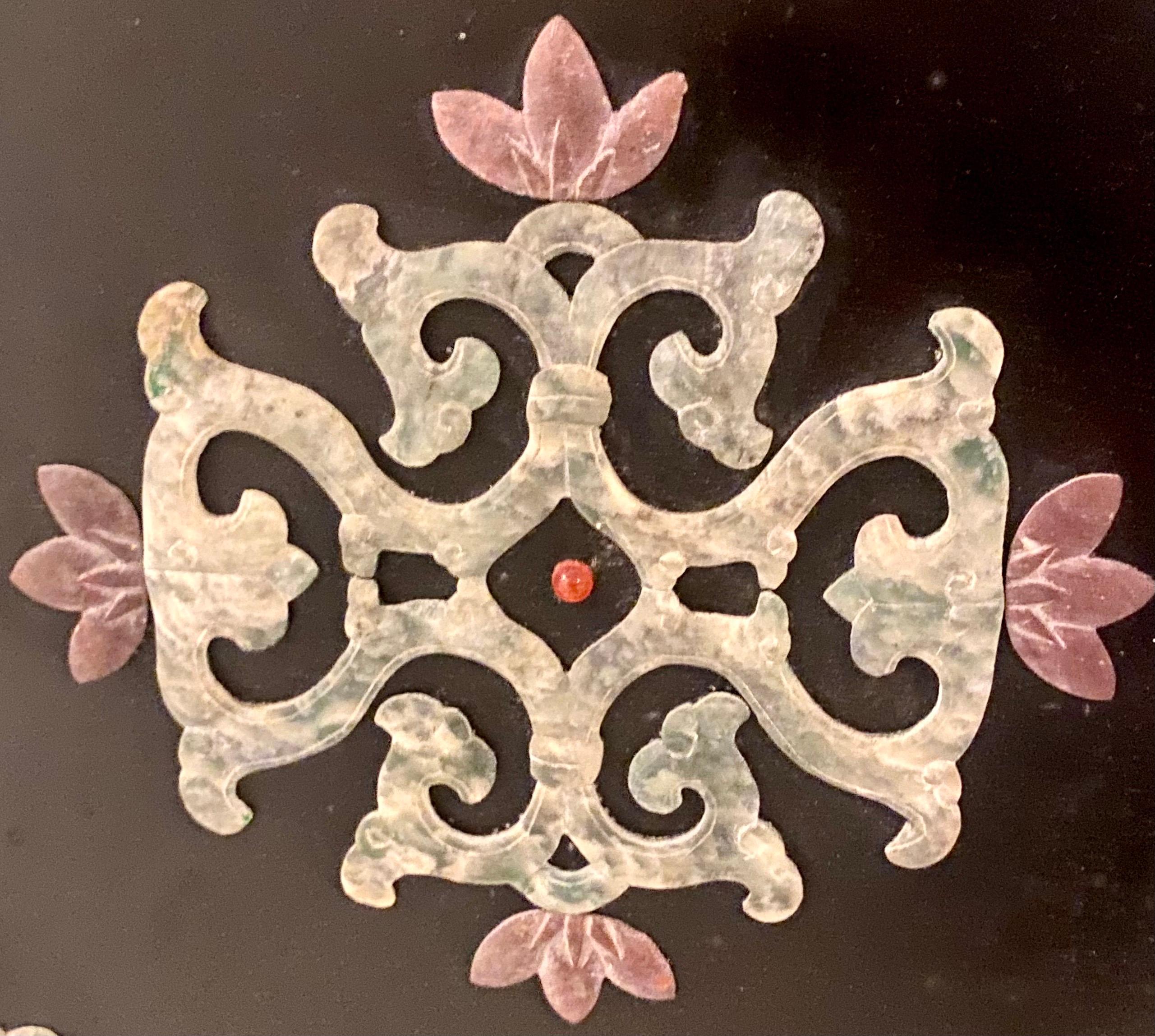 Paravento cinese in pietra saponaria, pietra dura semipreziosa e lacca in vendita 11