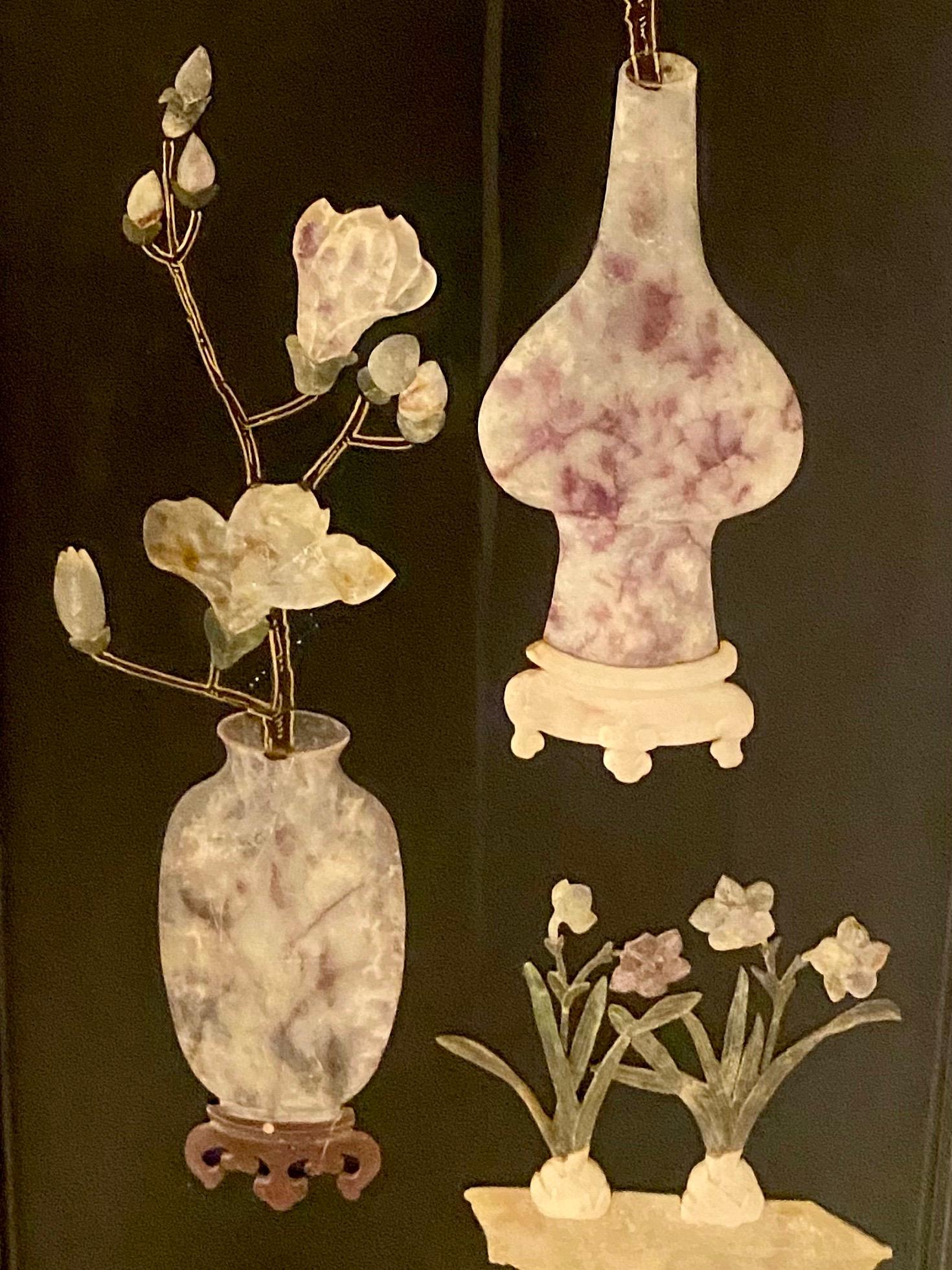 Cinese Paravento cinese in pietra saponaria, pietra dura semipreziosa e lacca in vendita