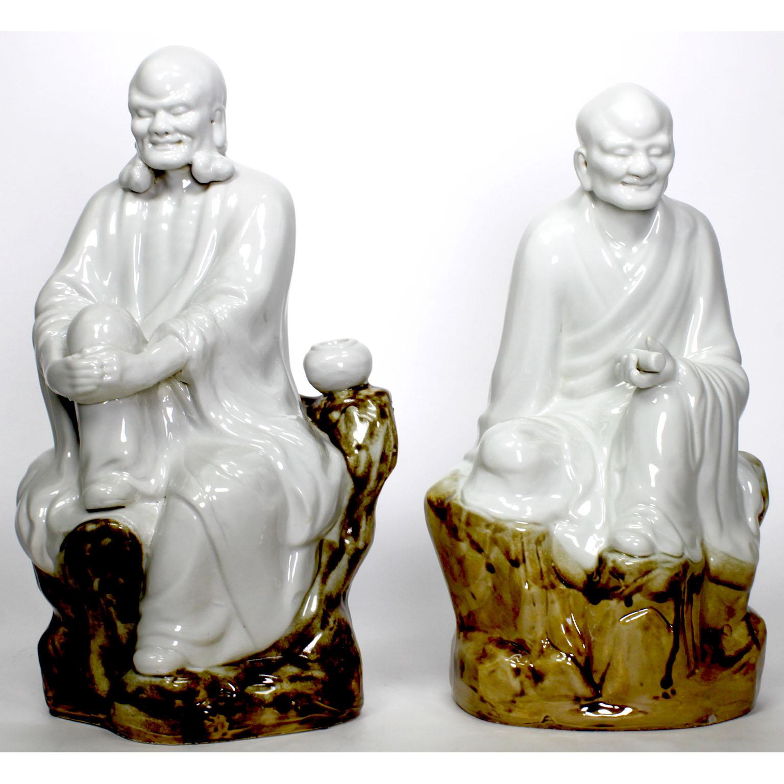 Chinesisches Set von achtzehn Blanc de Chine emaillierten Keramik-Arhats oder Luohan-Buddhas im Angebot 6