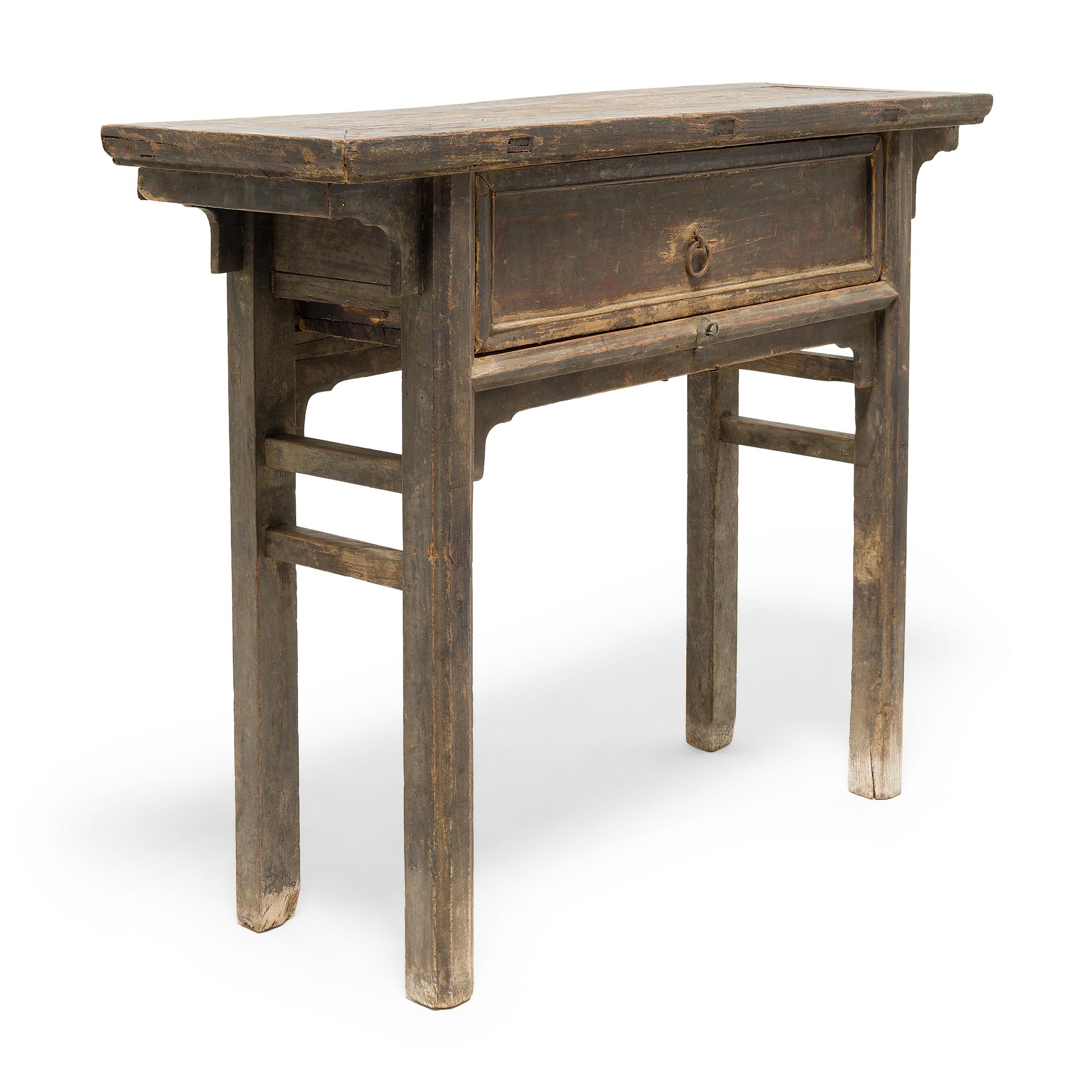 Chinese Shallow Offering Table, c. 1800 In Good Condition For Sale In Chicago, IL
