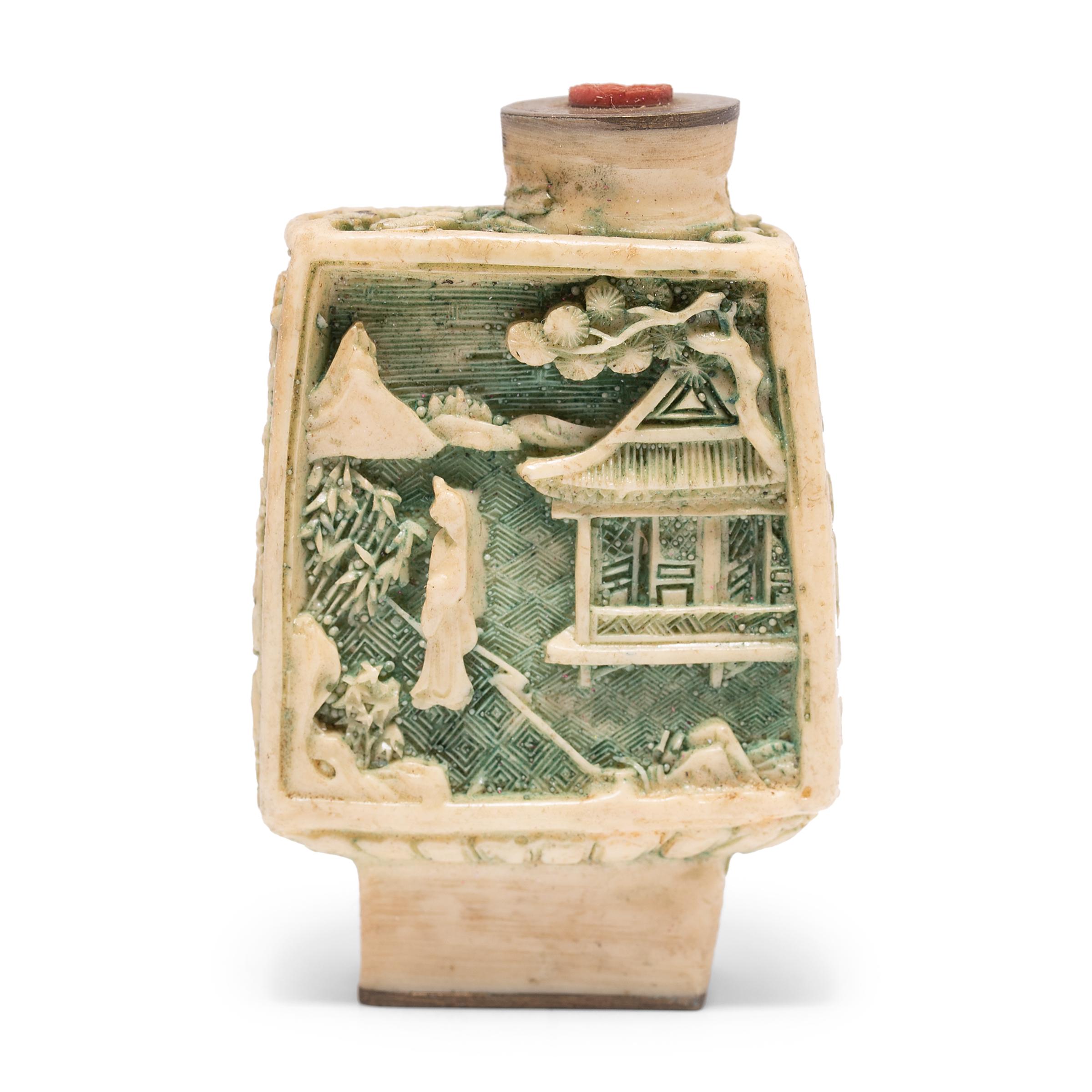 Chinesische Shan Shui-Relief-Schnupftabakflasche, ca. 1940er Jahre (Qing-Dynastie) im Angebot