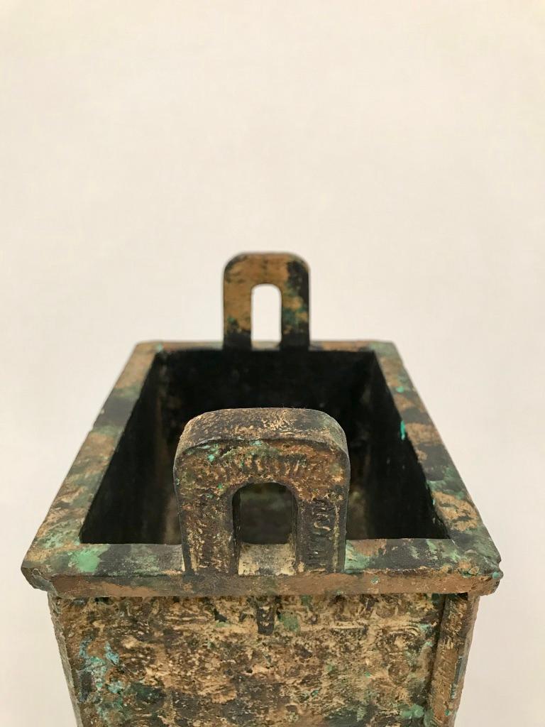 Vase en bronze archaïque de style dynastie chinoise Shang 4