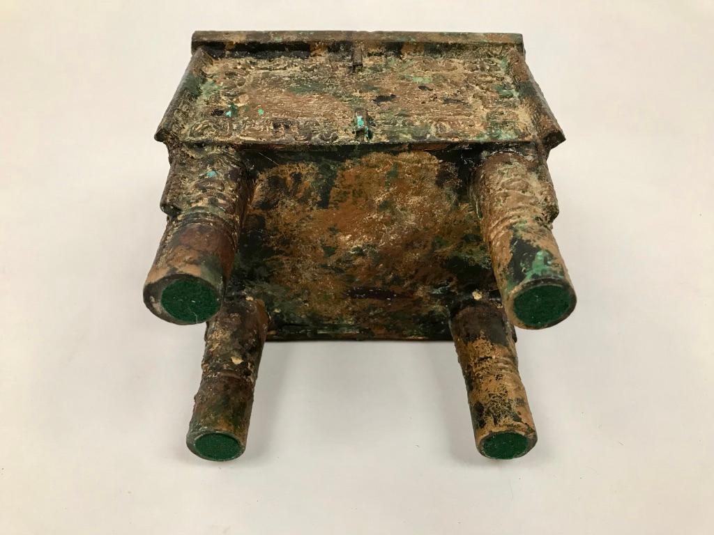 Vase en bronze archaïque de style dynastie chinoise Shang 6