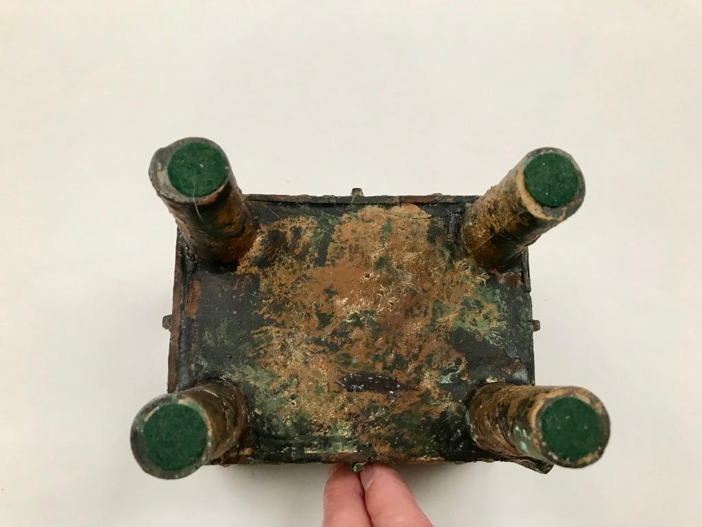 Vase en bronze archaïque de style dynastie chinoise Shang 7