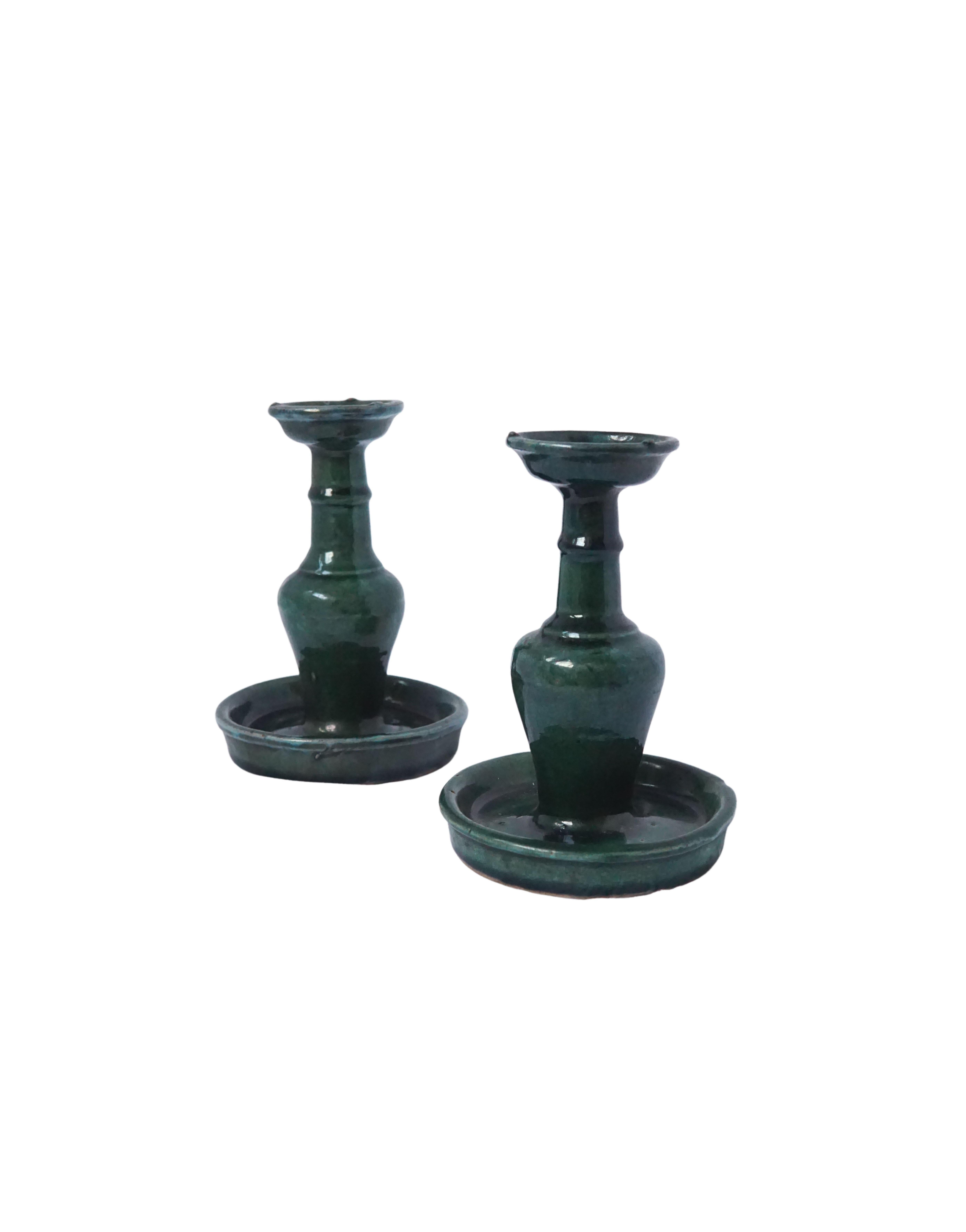 Chinese 'Shiwan' Candleholder / Oil Lamp Set, Green-Glazed Early 20th Century In Good Condition For Sale In Jimbaran, Bali