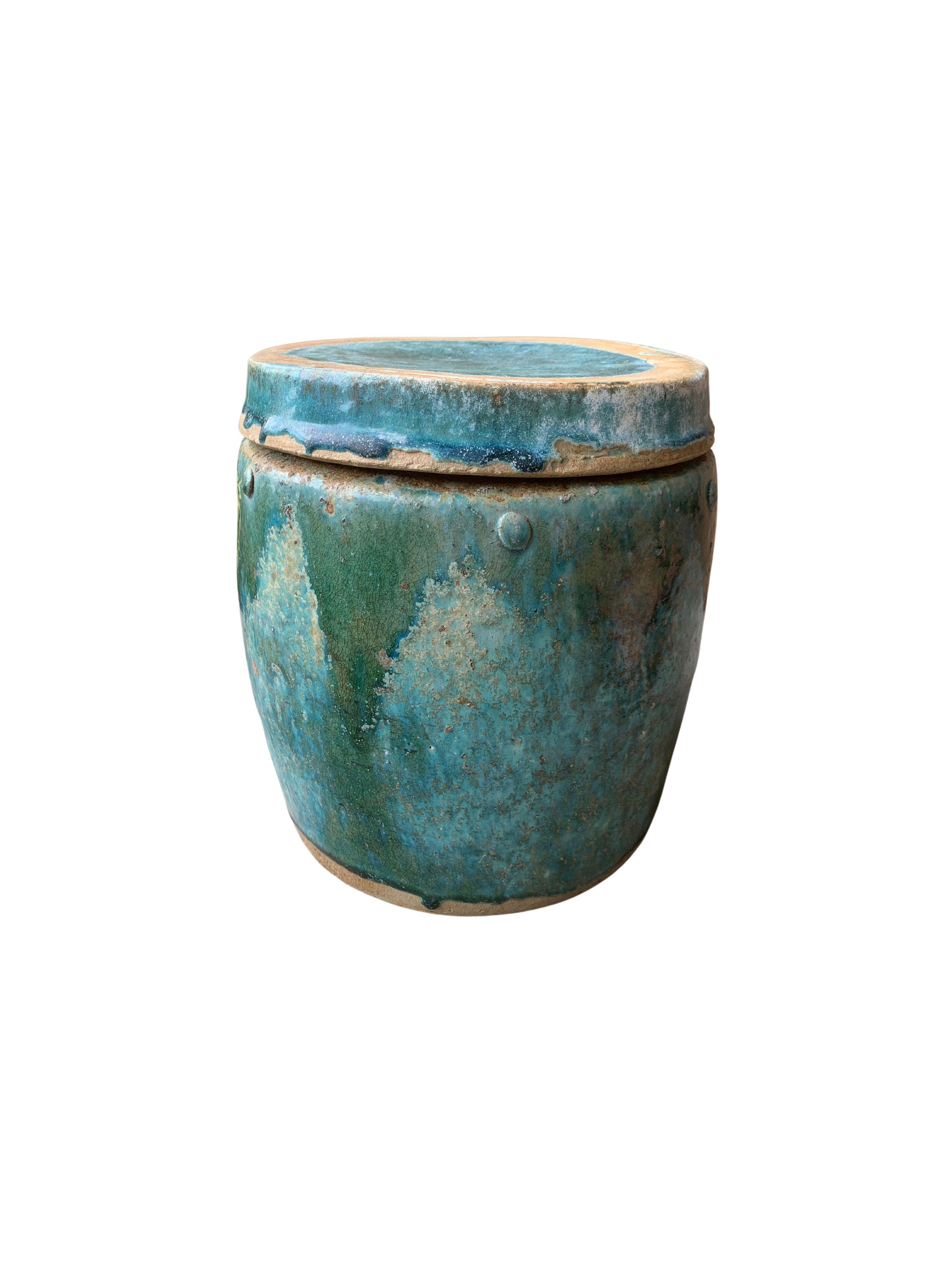 20th Century Chinese Shiwan Green Glazed Ceramic Jar / Planter, c. 1900 For Sale