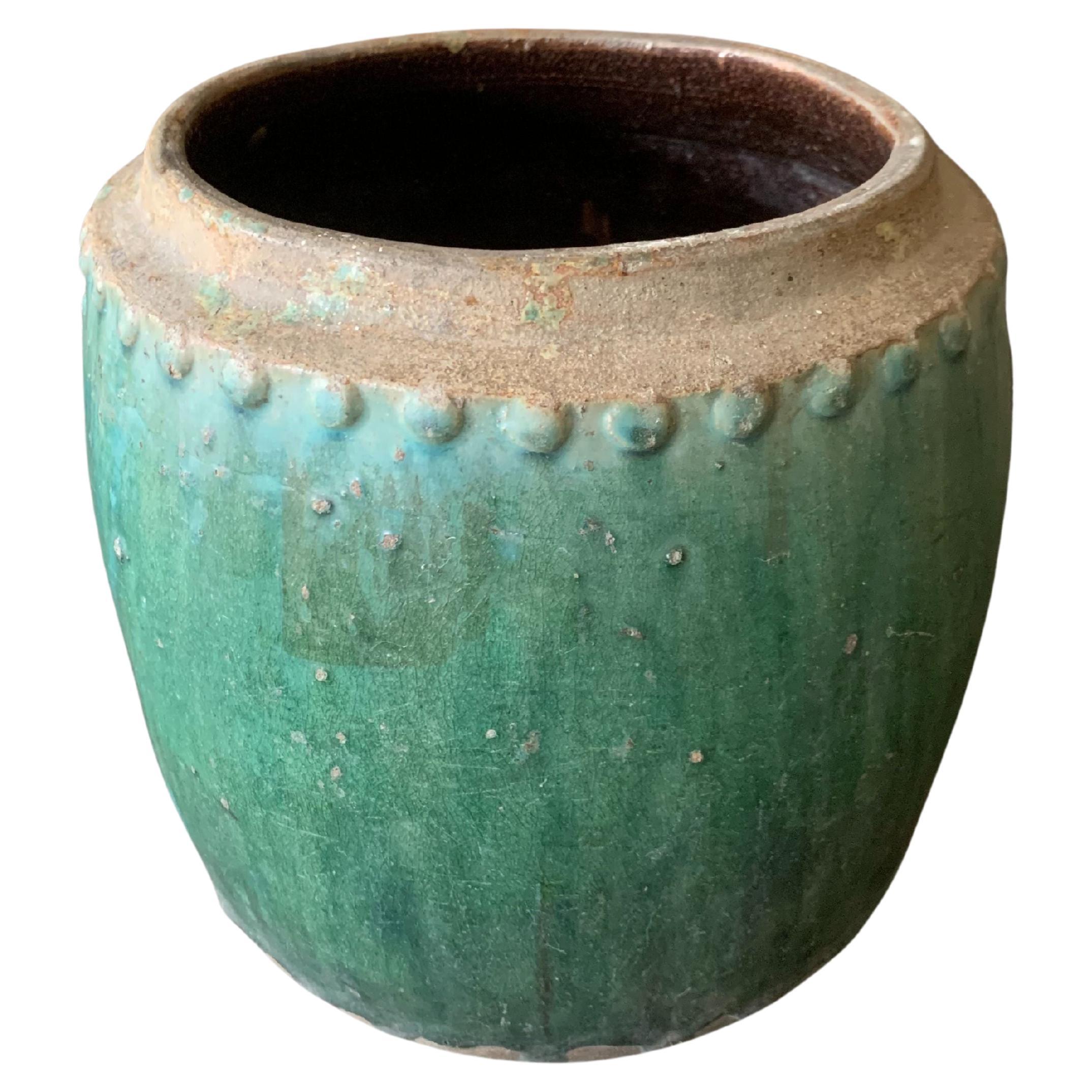 Chinesisches glasiertes Keramikgefäß / Pflanzgefäß in Schiwangrün, um 1900