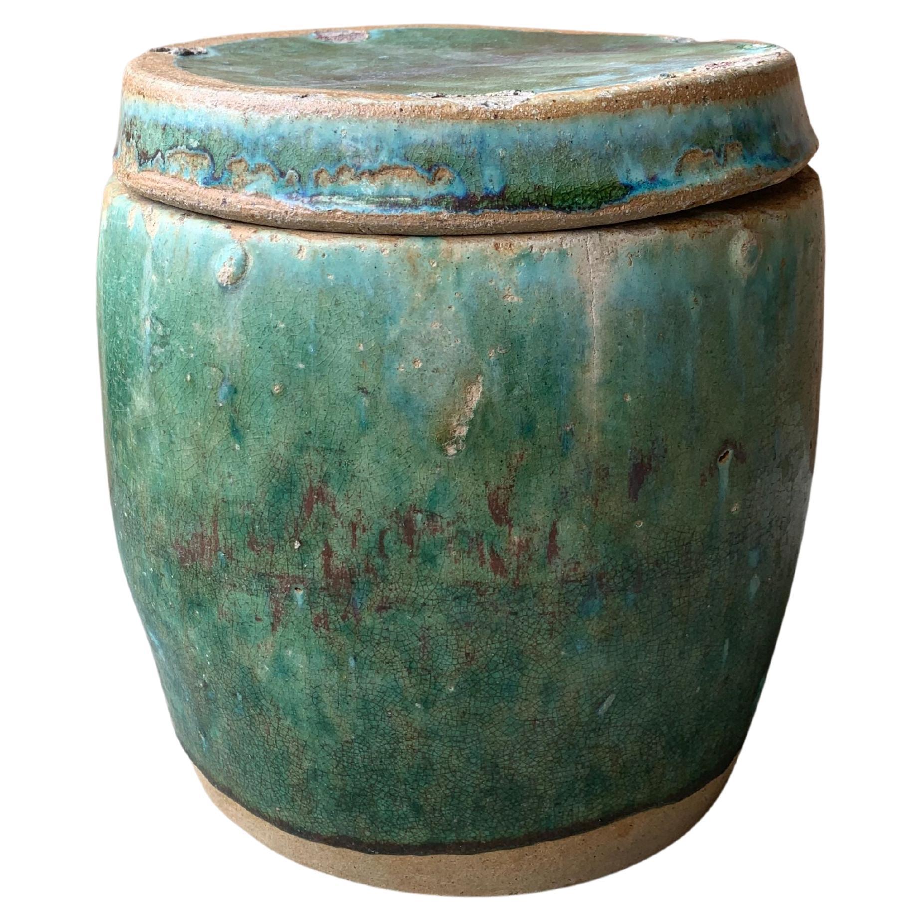 Chinesisches glasiertes Keramikgefäß / Pflanzgefäß in Schiwangrün, um 1900 im Angebot