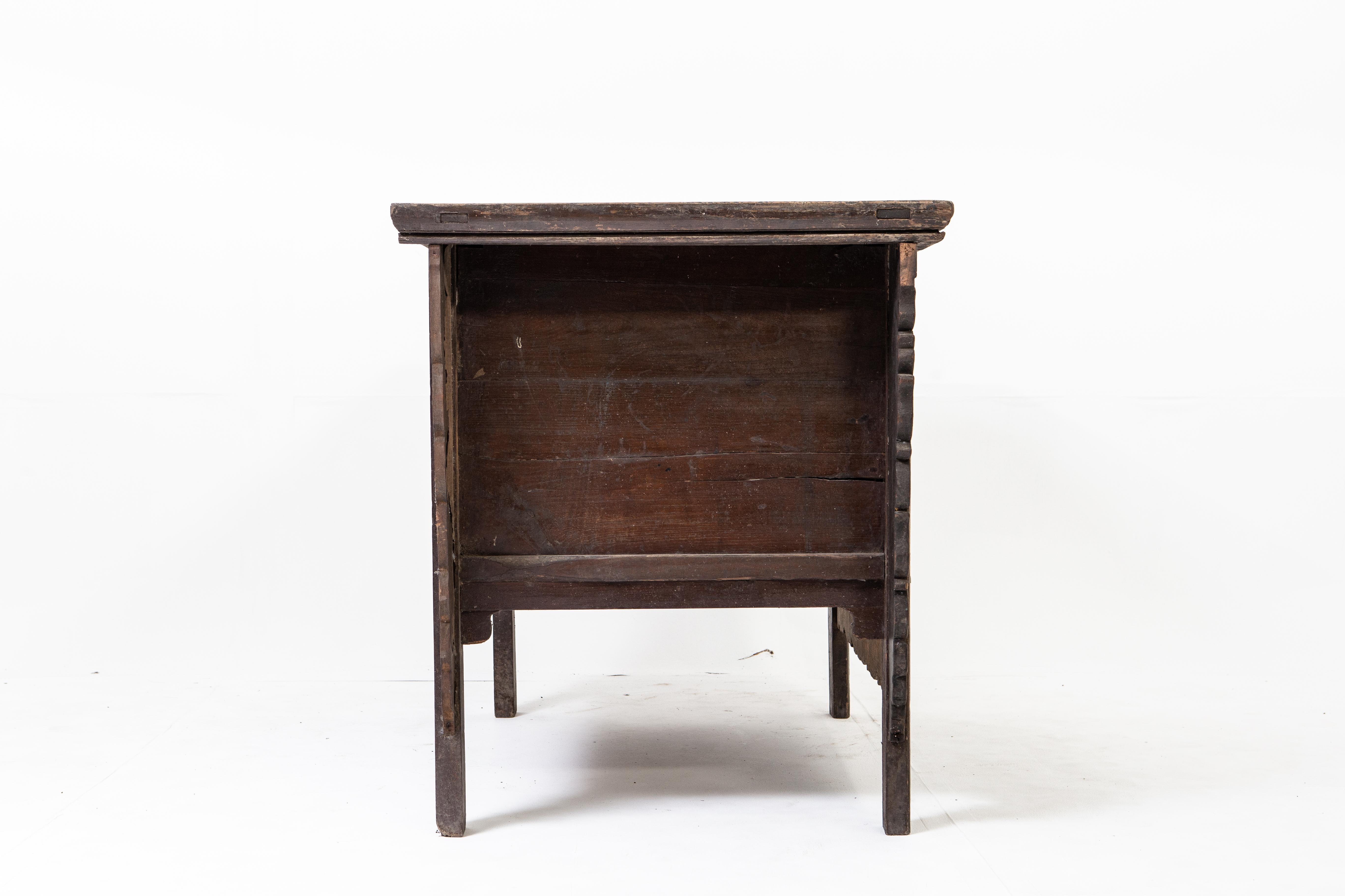 Chinese Side Chest with Three Drawers 2