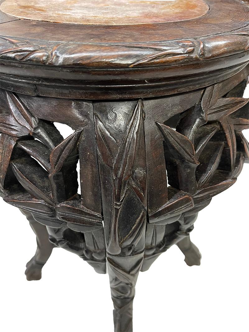 Chinese side table in wood and marble with bamboo pattern In Good Condition For Sale In Delft, NL