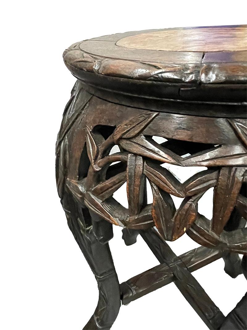 Hardwood Chinese side table in wood and marble with bamboo pattern For Sale