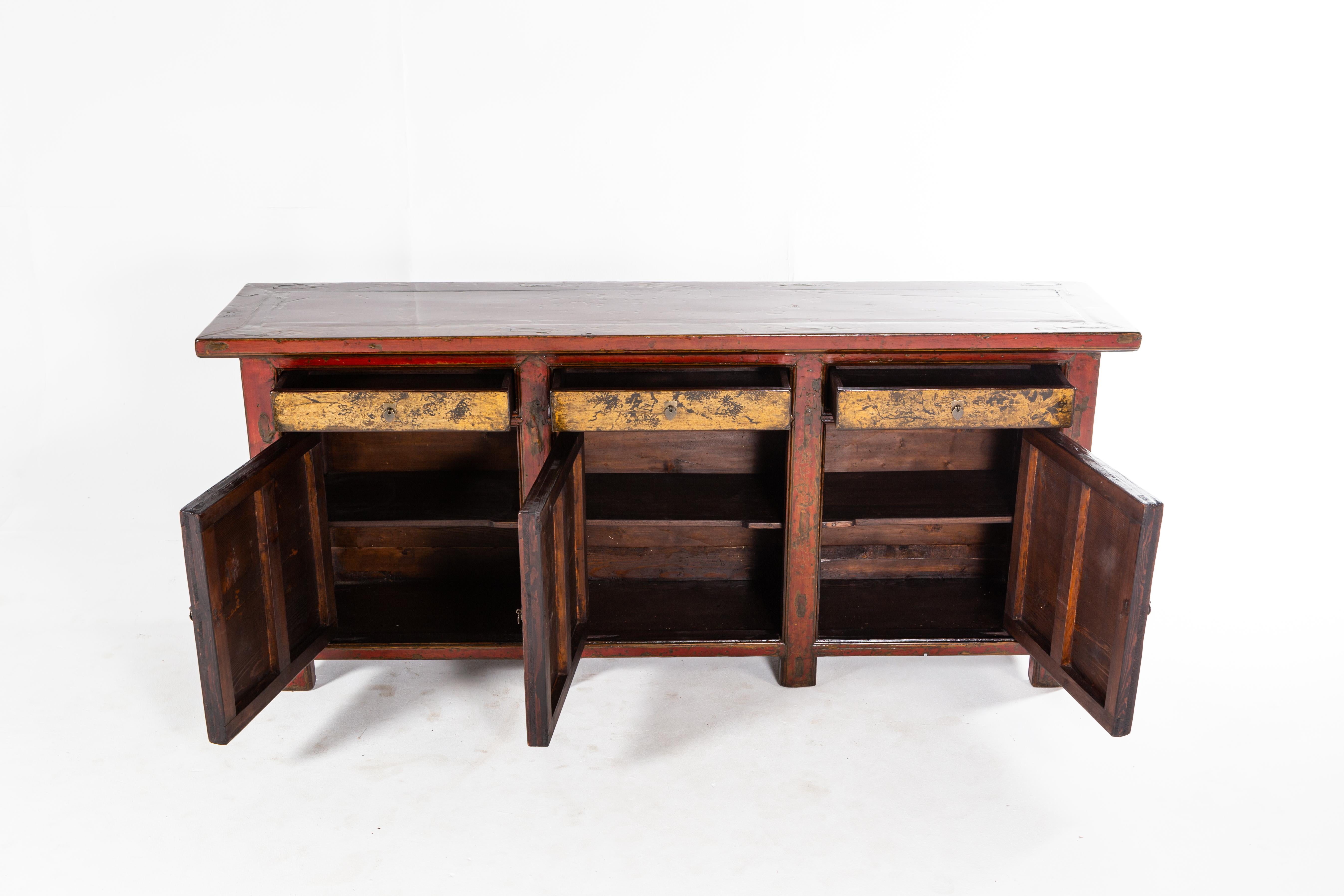 Chinese Sideboard with Three Drawers and Three Doors 3