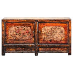 Credenza cinese con due ante e restauro