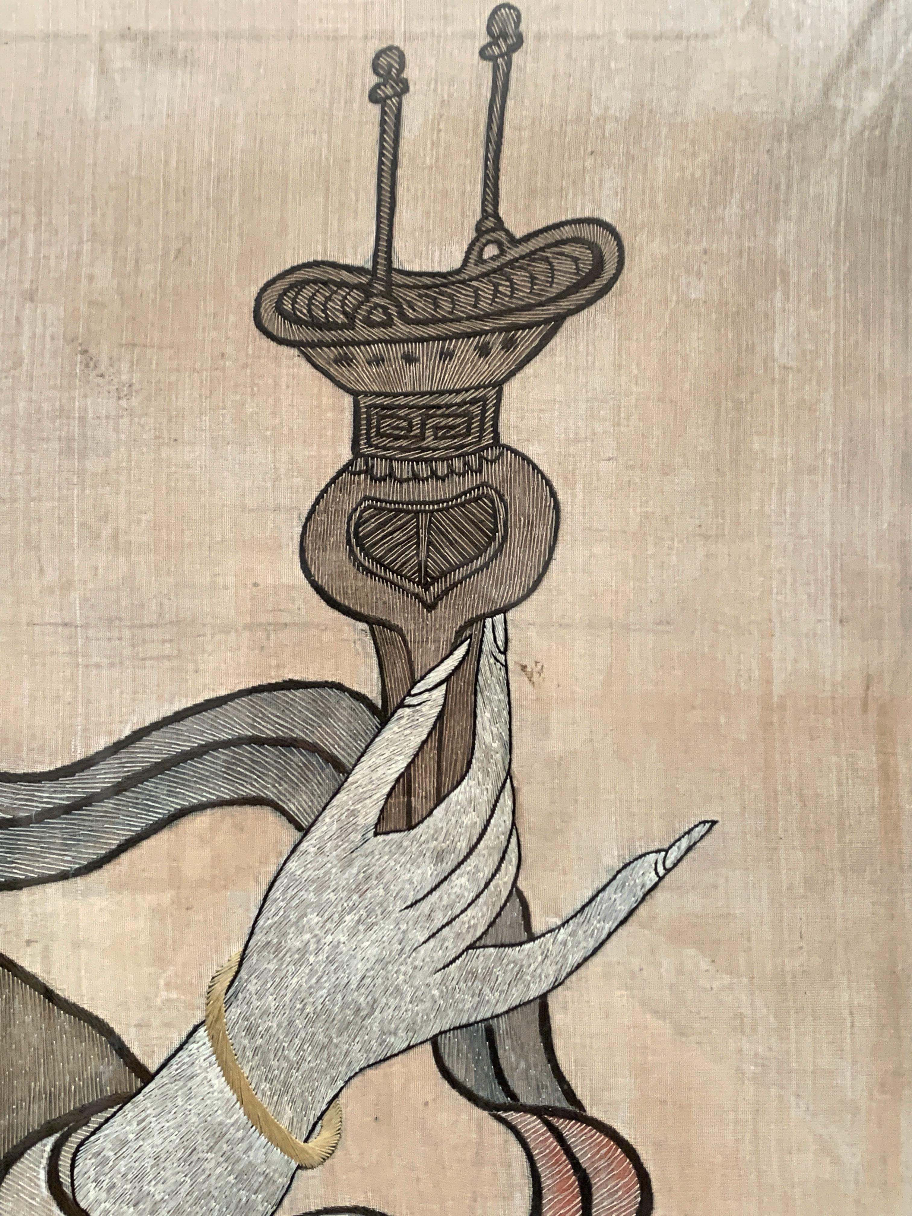 Chinesisches besticktes Seidenpaneel mit einer unsterblichen weiblichen Figur, Qing-Dynastie, 19. Jahrhundert im Angebot 2