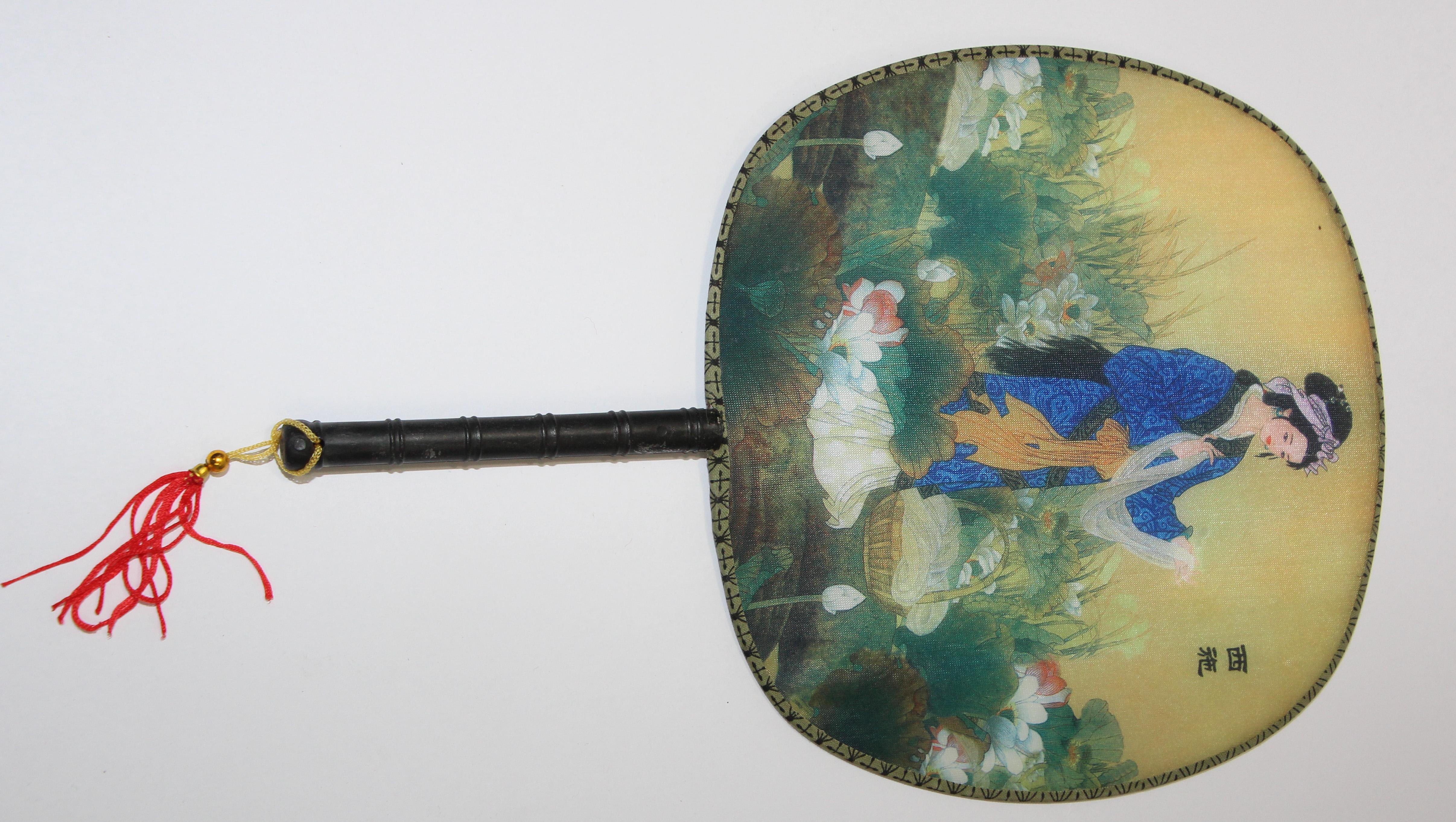 Chinoiserie Chinese Silk Round Paddle Fans, Hand Fan with Geisha Woman Design