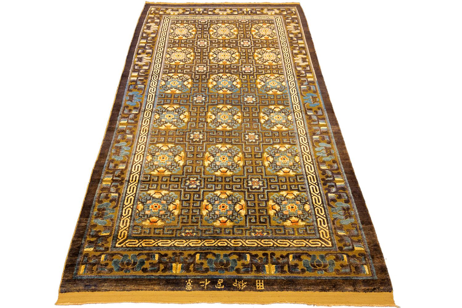 Alfombra china de seda firmada con hilo metálico Chino en venta