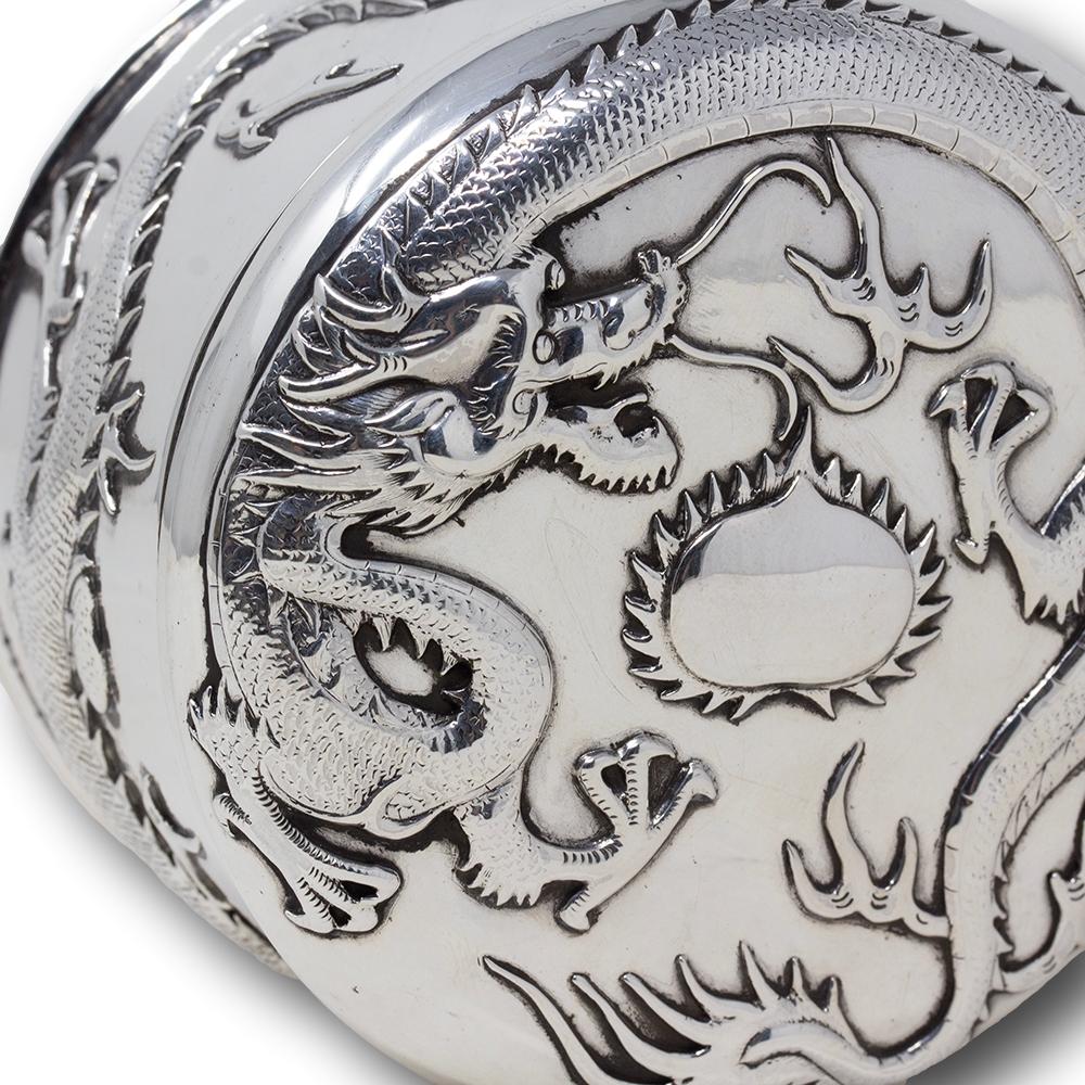 Calco Scatola del drago cinese in argento di Hung Chong & Co. in vendita