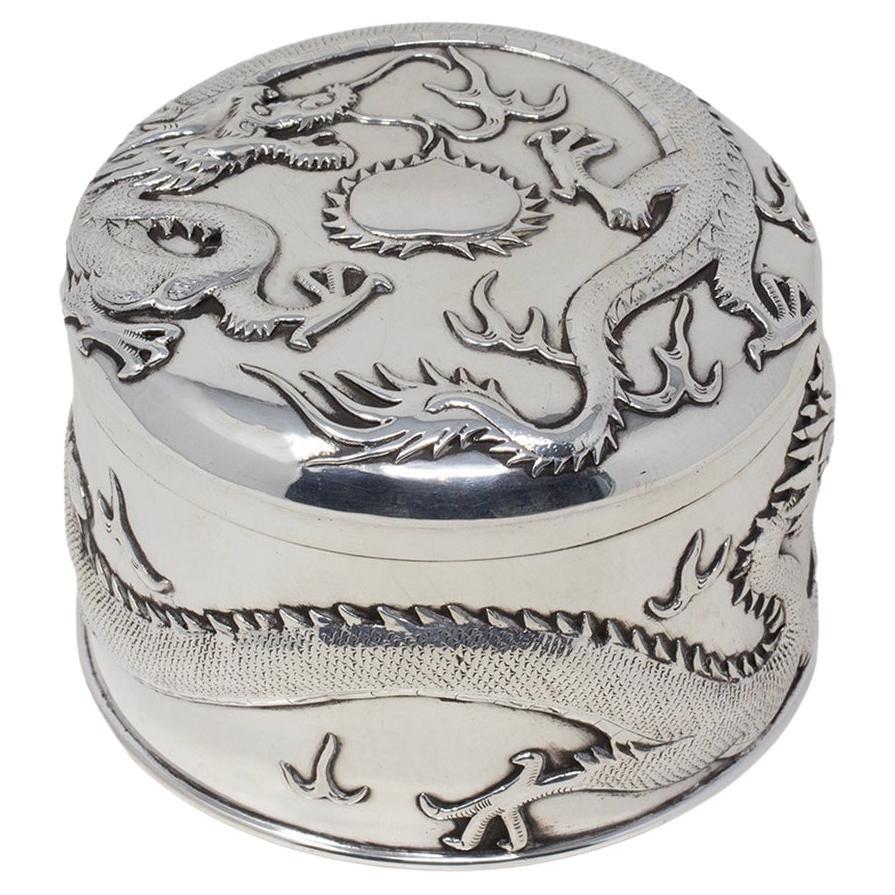 Boîte à dragon en argent de Chine par Hung Chong & Co.