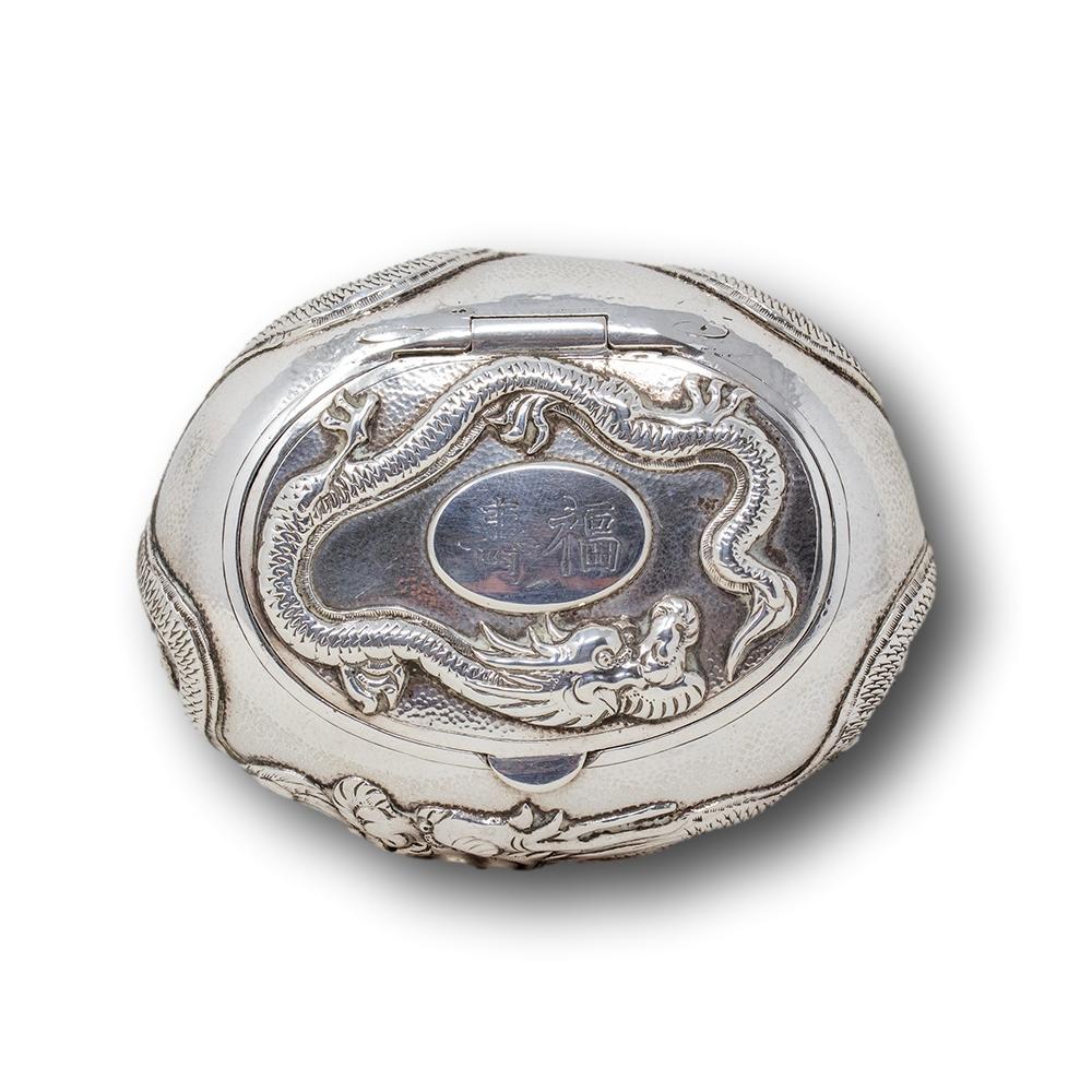 Chinese Silver Dragon Snuff Box Hung Chong 7