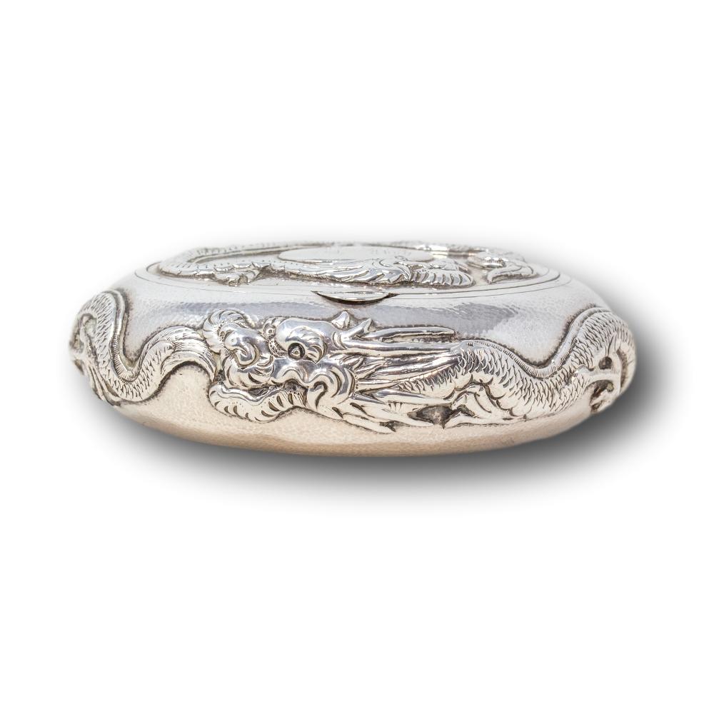 Early 20th Century Chinese Silver Dragon Snuff Box Hung Chong For Sale