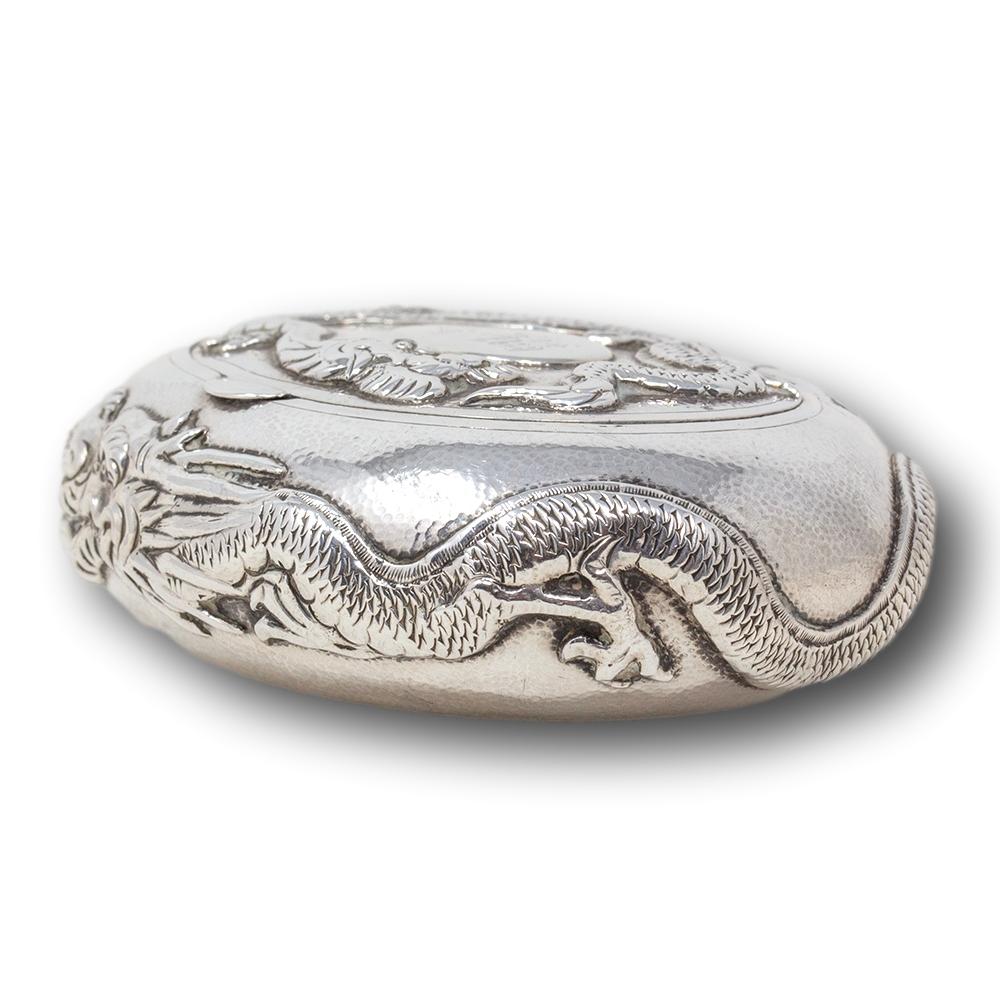 Chinese Silver Dragon Snuff Box Hung Chong For Sale 1