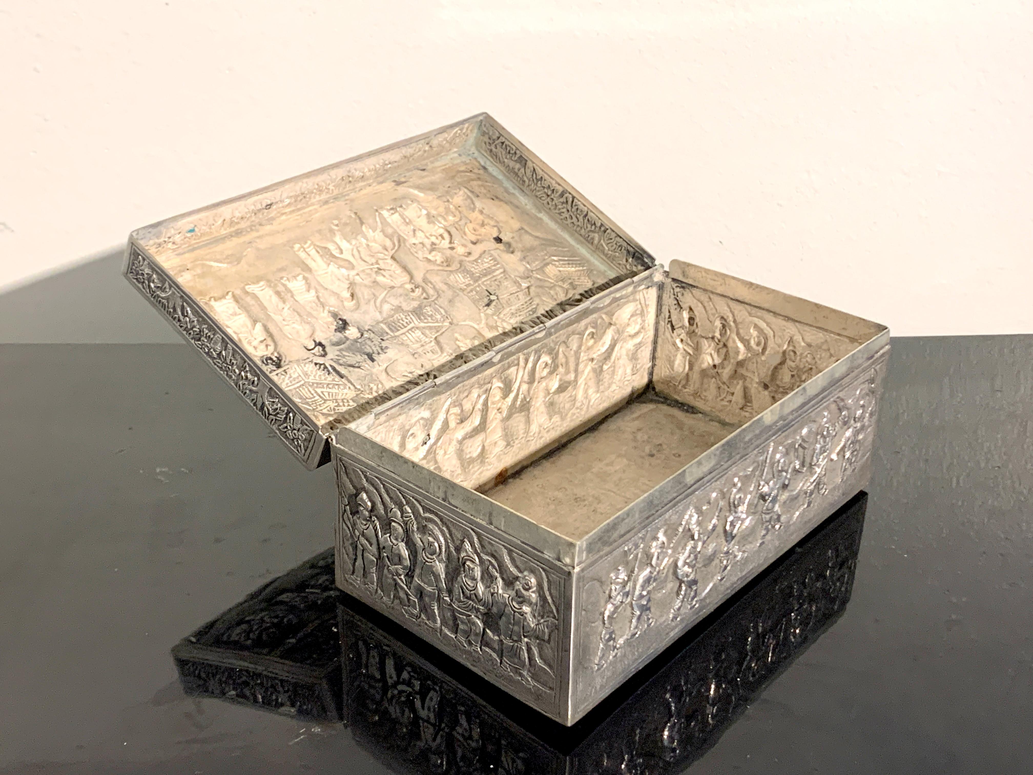 Chinese Silver Repoussé Box with Warriors, Early 20th Century, China For Sale 5