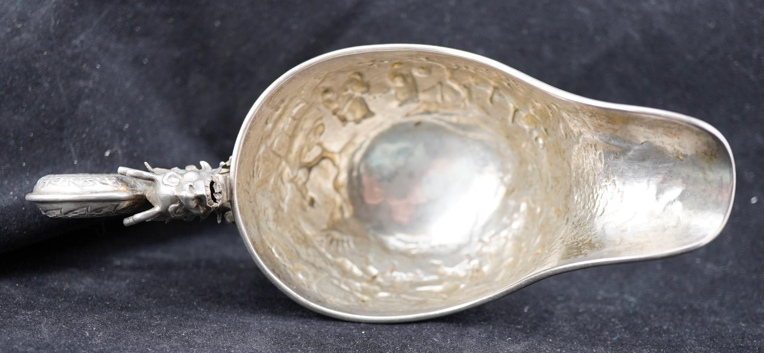 Chinese Silver Repousse Dragon Handle Sauce Boat by Luen Wo In Excellent Condition For Sale In Gainesville, FL