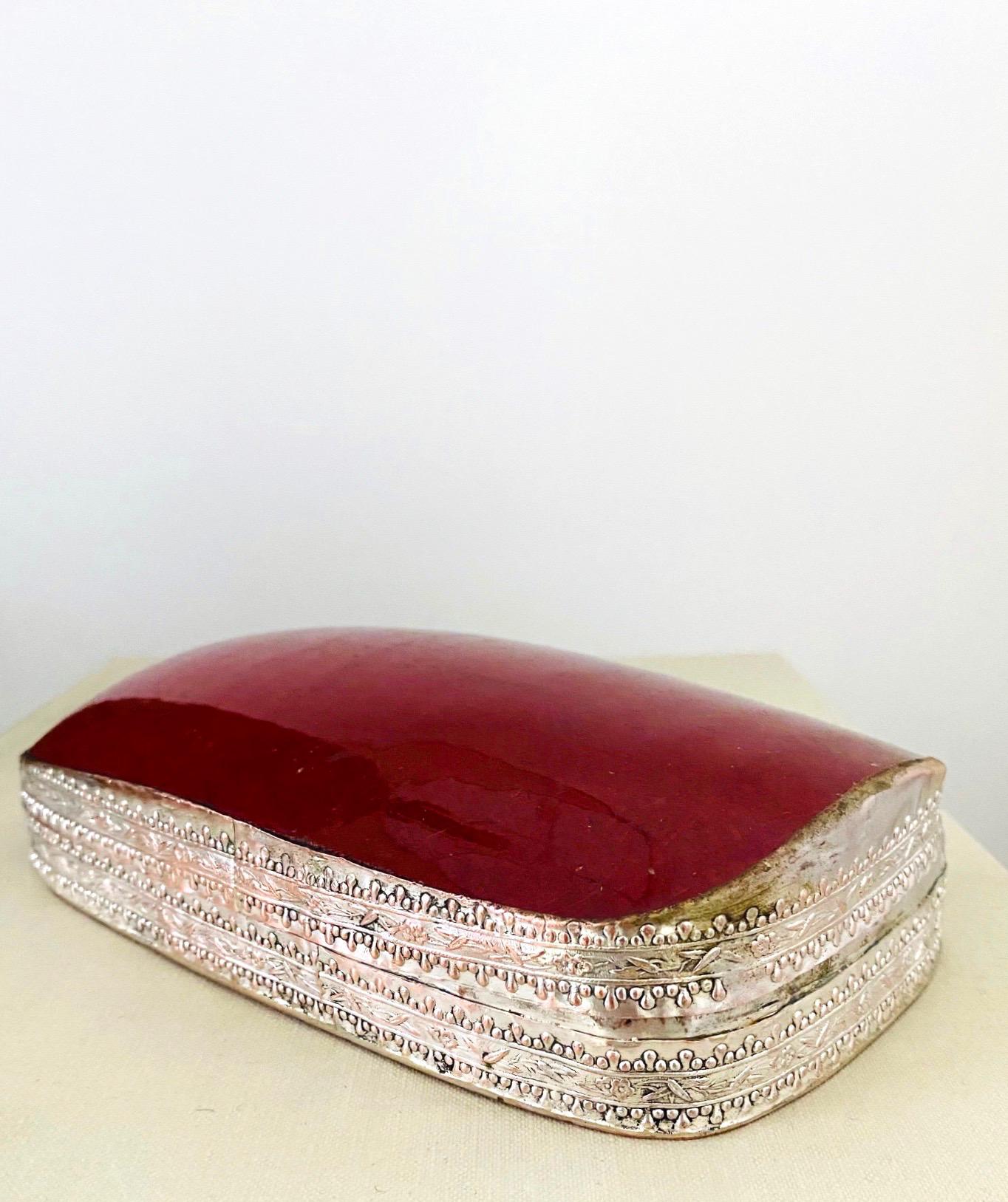 Silver Trinket Box with Antique Oxblood Porcelain Inset, Chinese circa 1945 6