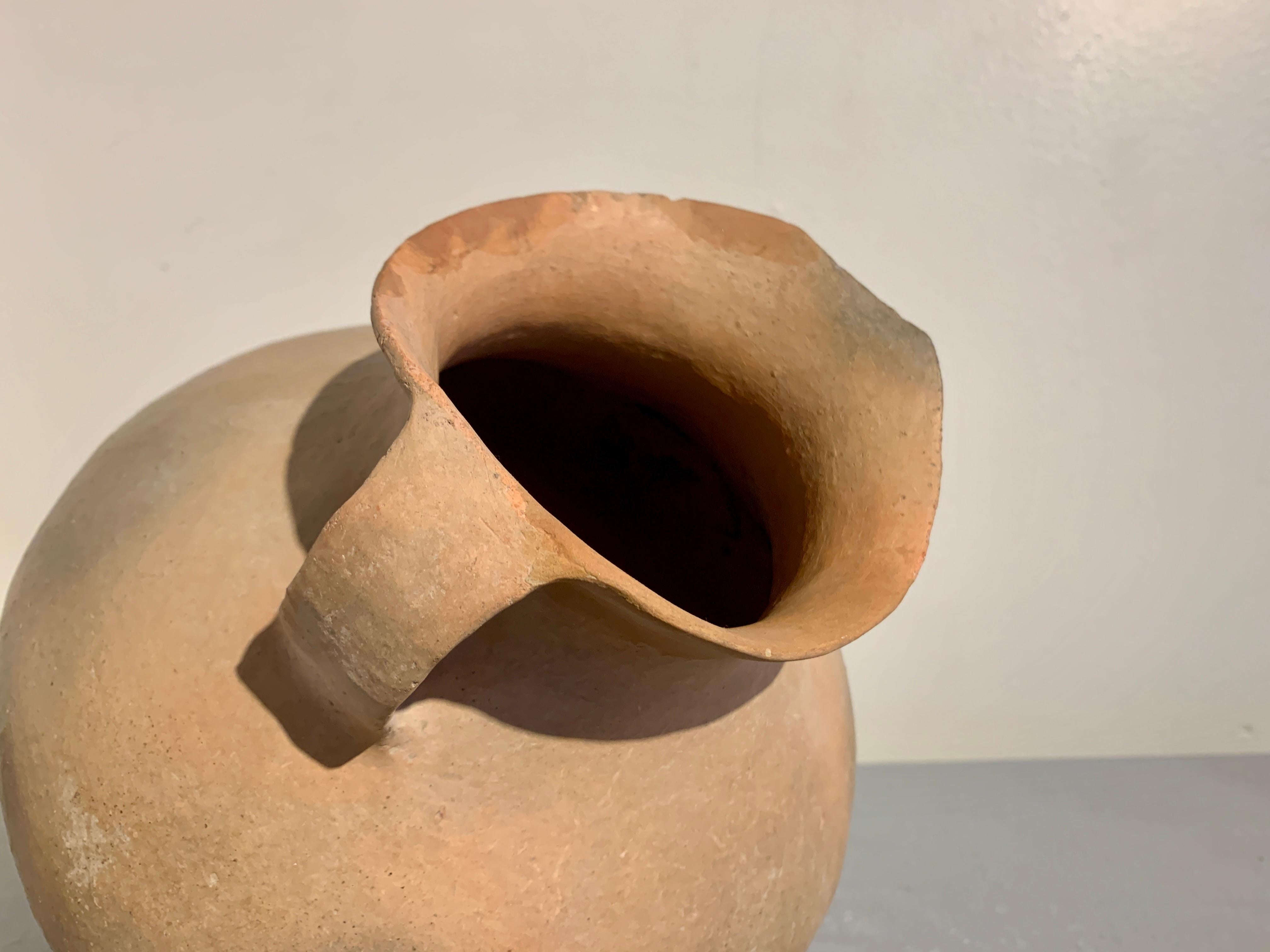 Jarre chinoise en poterie brunie de la culture Siwa, 1500 - 1100 BC, Chine  en vente 8