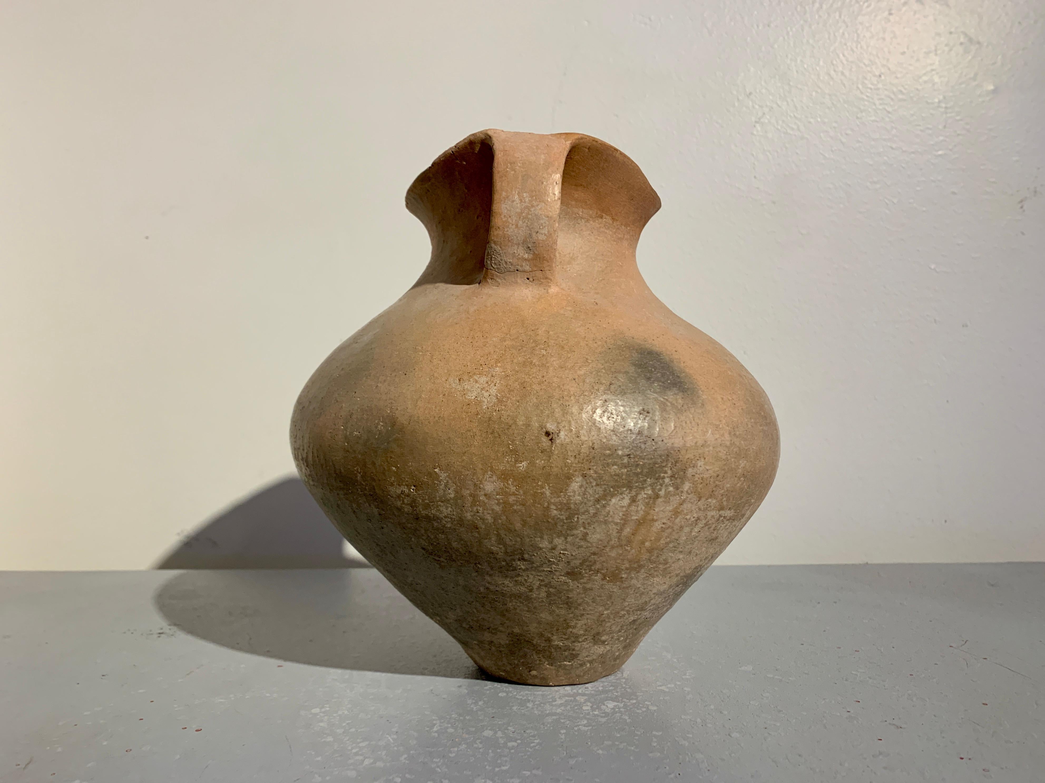 Jarre chinoise en poterie brunie de la culture Siwa, 1500 - 1100 BC, Chine  en vente 1