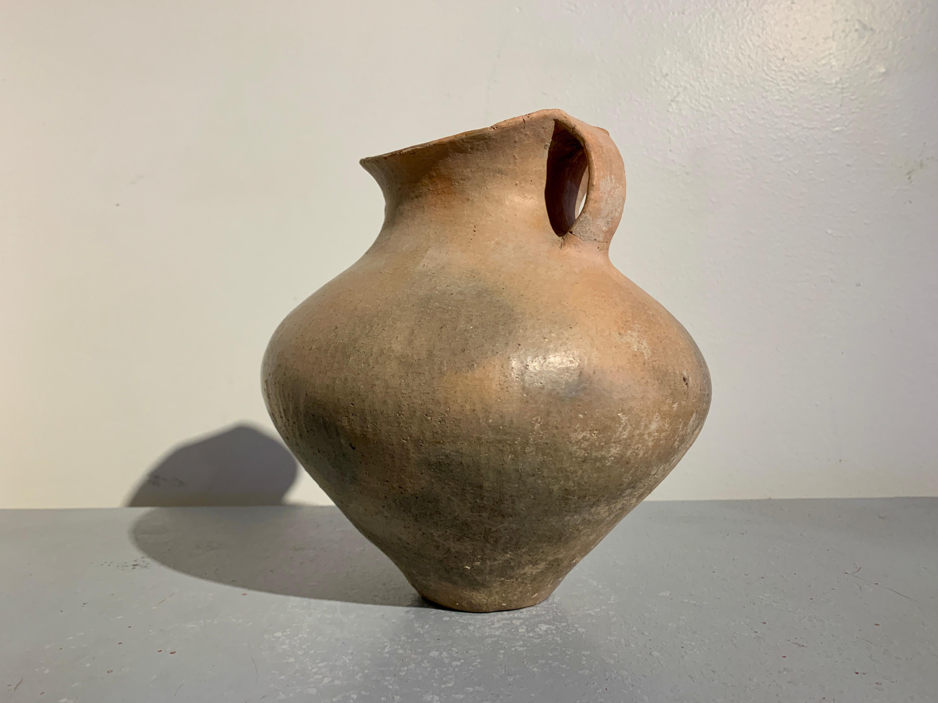 Jarre chinoise en poterie brunie de la culture Siwa, 1500 - 1100 BC, Chine  en vente 2