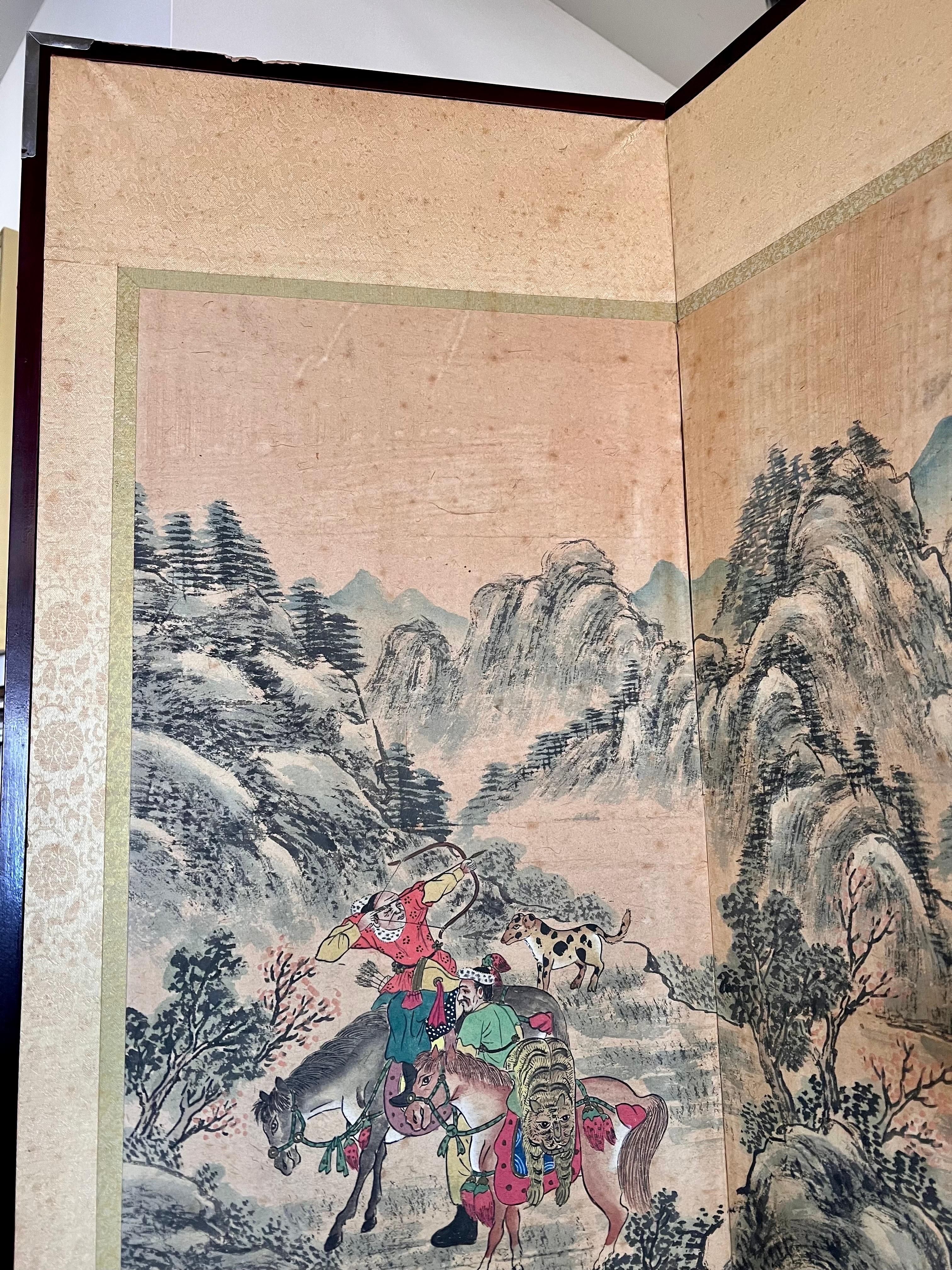 Chinoiseries Paravent pliant chinois à six panneaux peint à la main, séparateur de pièce en vente