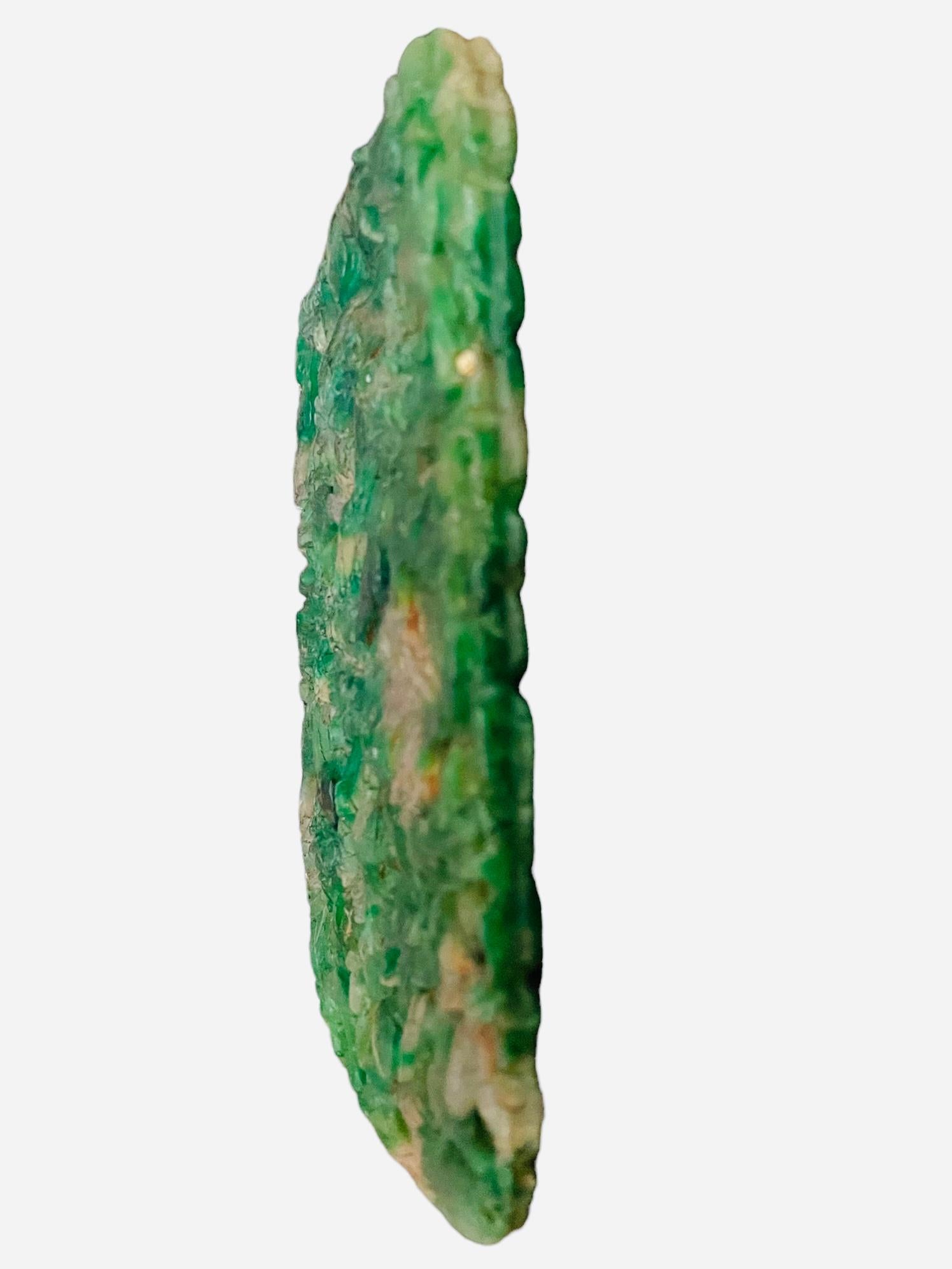 Sculpté Petite plaque chinoise en jade sculptée de dragons et de Phoenix en vente