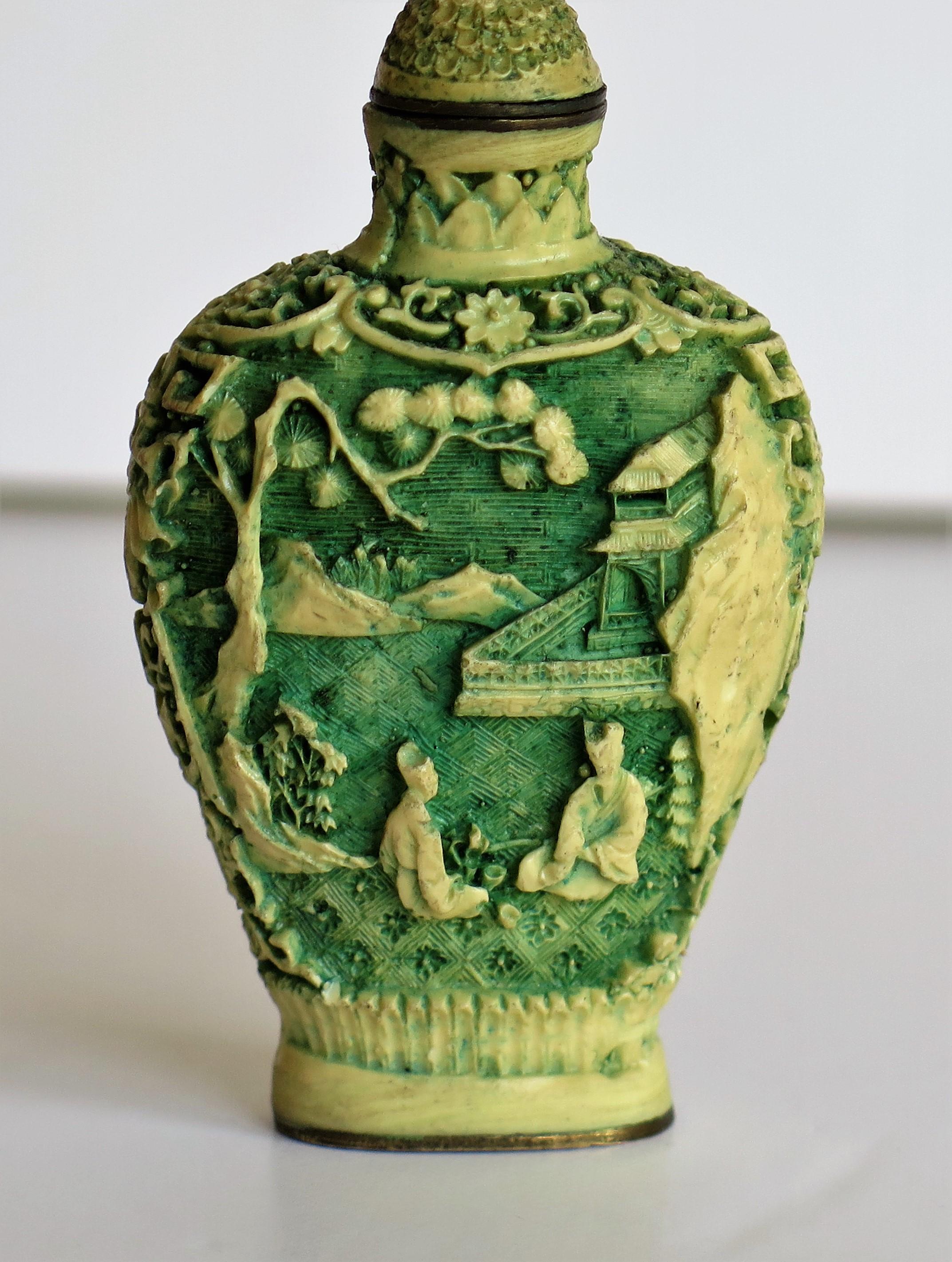 Chinese Snuff Bottle Deeply Carved with 4-Character Mark to Base, circa 1930 3