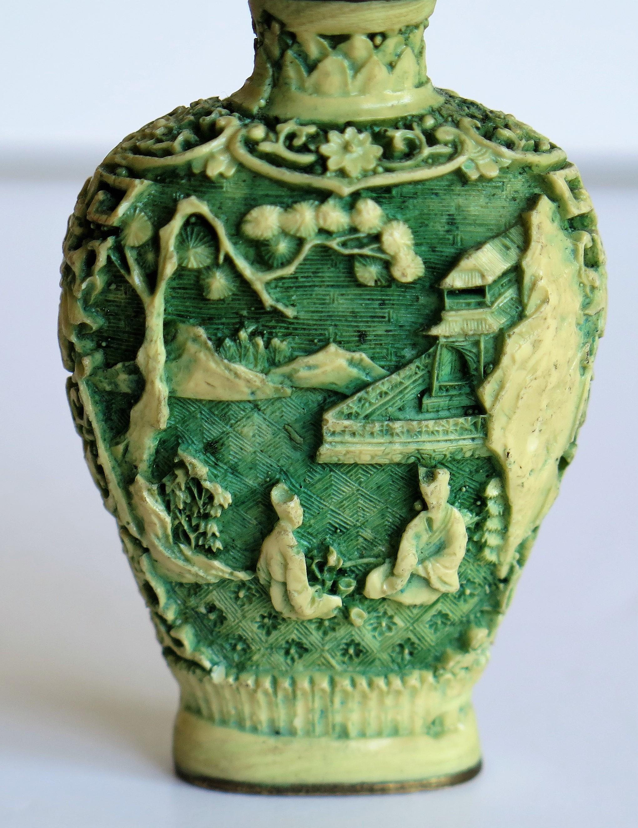 Chinese Snuff Bottle Deeply Carved with 4-Character Mark to Base, circa 1930 8