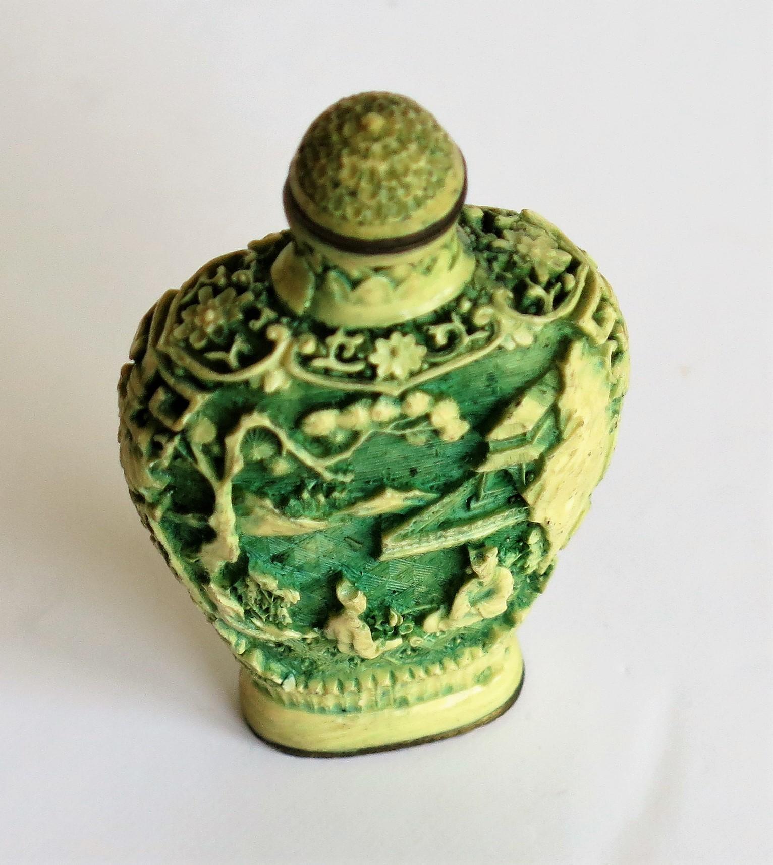 Chinese Snuff Bottle Deeply Carved with 4-Character Mark to Base, circa 1930 2