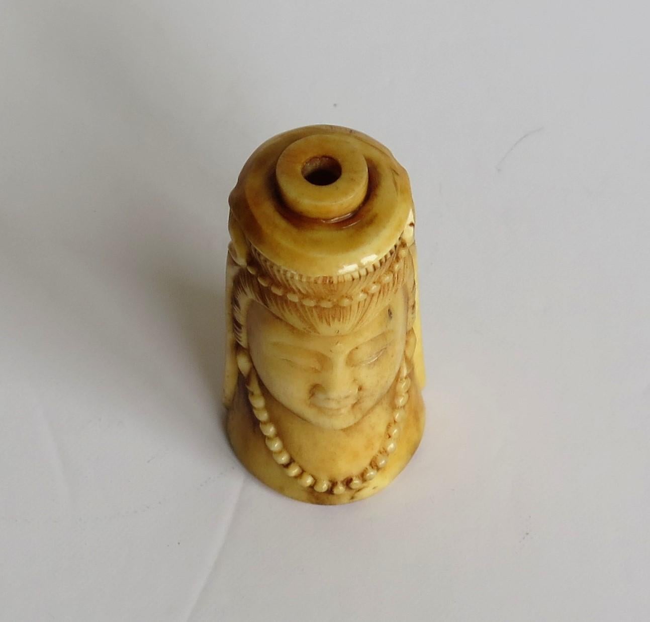 Chinese Snuff Bottle Guanyin Buddhist Deity Hand Carved Bovine Bone, circa 1930s 3