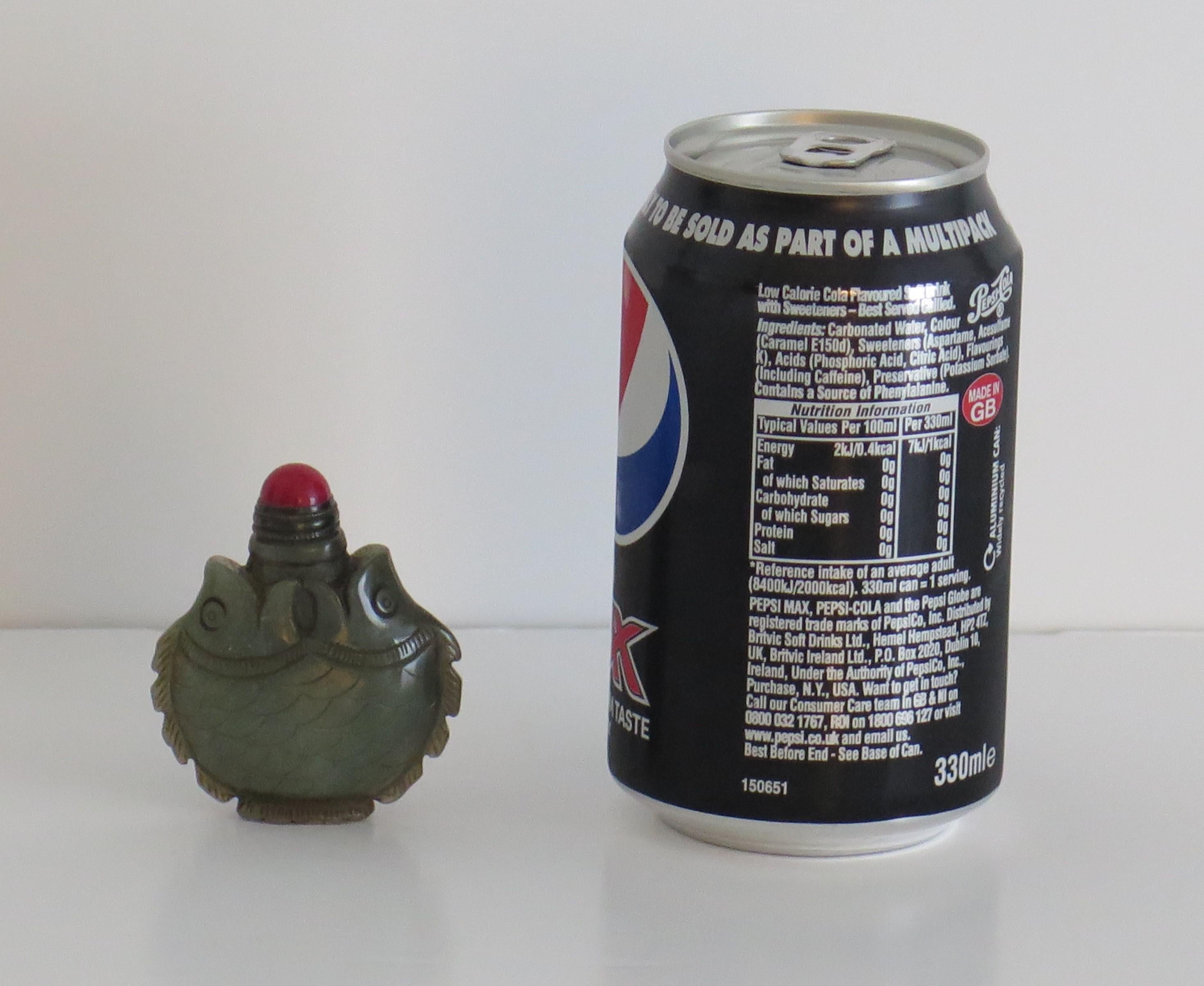 Chinesische Schnupftabakflasche, handgeschnitzt mit natürlicher Serpentinenstein-Löffelplatte, um 1890 im Angebot 5