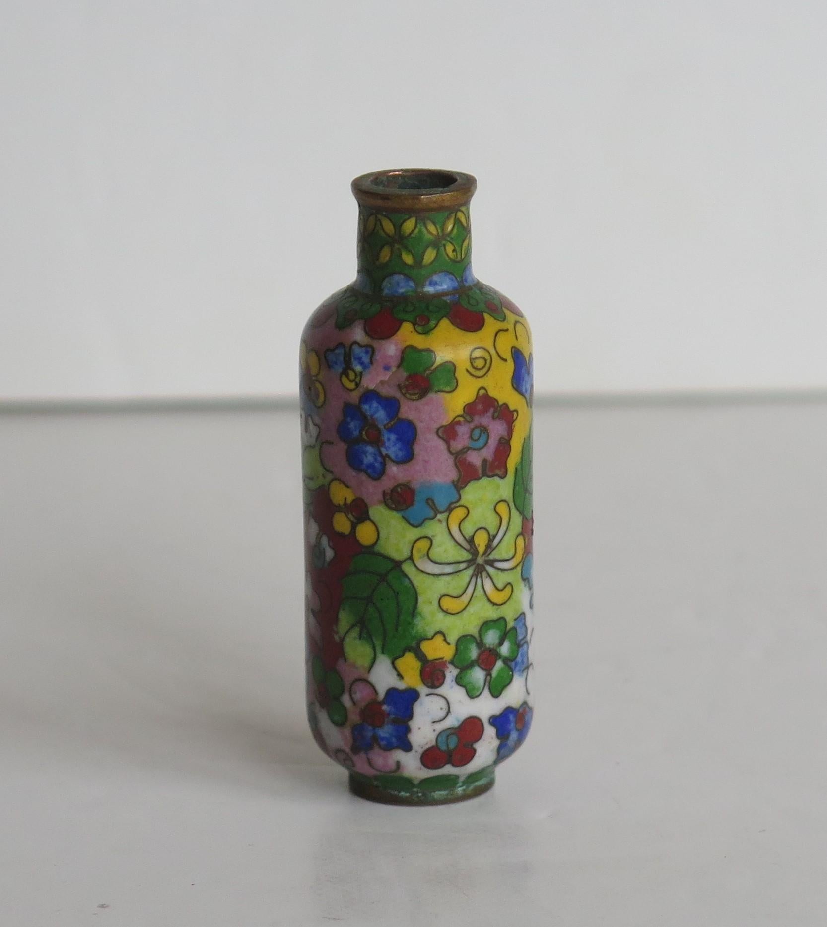 Chinese Snuff Bottle Hand Enameled Cloisonne 100 Flowers Decoration, 19thC Qing 4