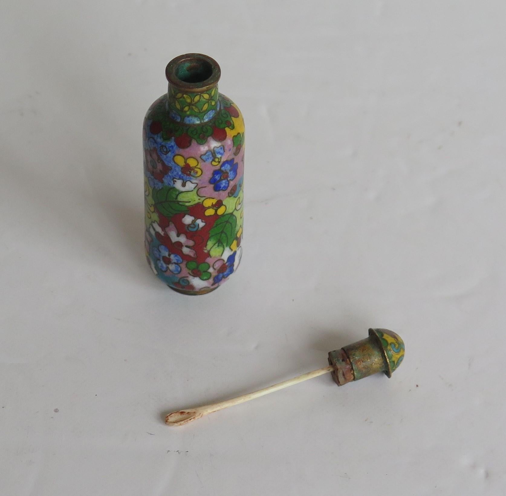 Chinese Snuff Bottle Hand Enameled Cloisonne 100 Flowers Decoration, 19thC Qing 6