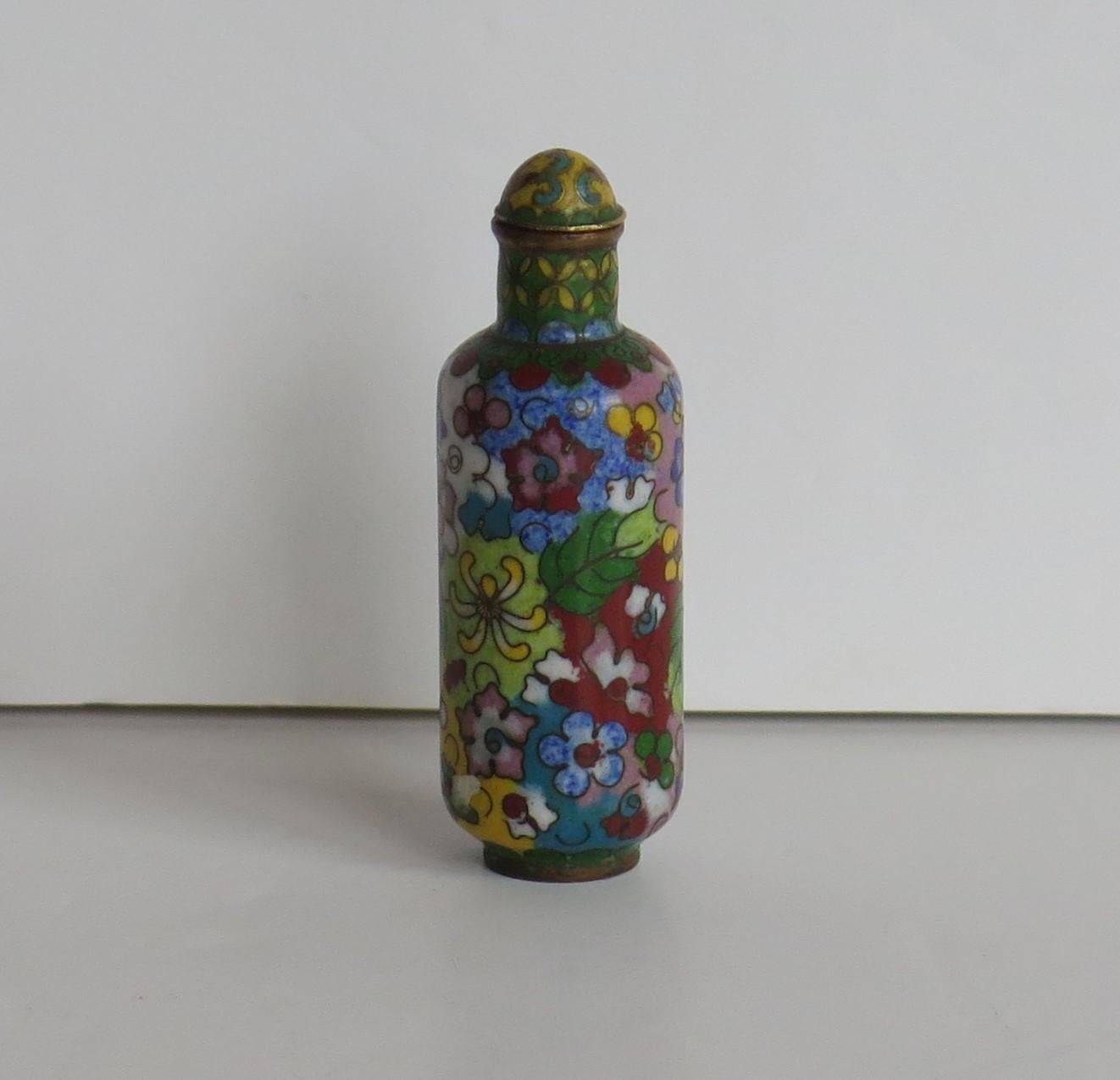 Chinese Snuff Bottle Hand Enameled Cloisonne 100 Flowers Decoration, 19thC Qing 3