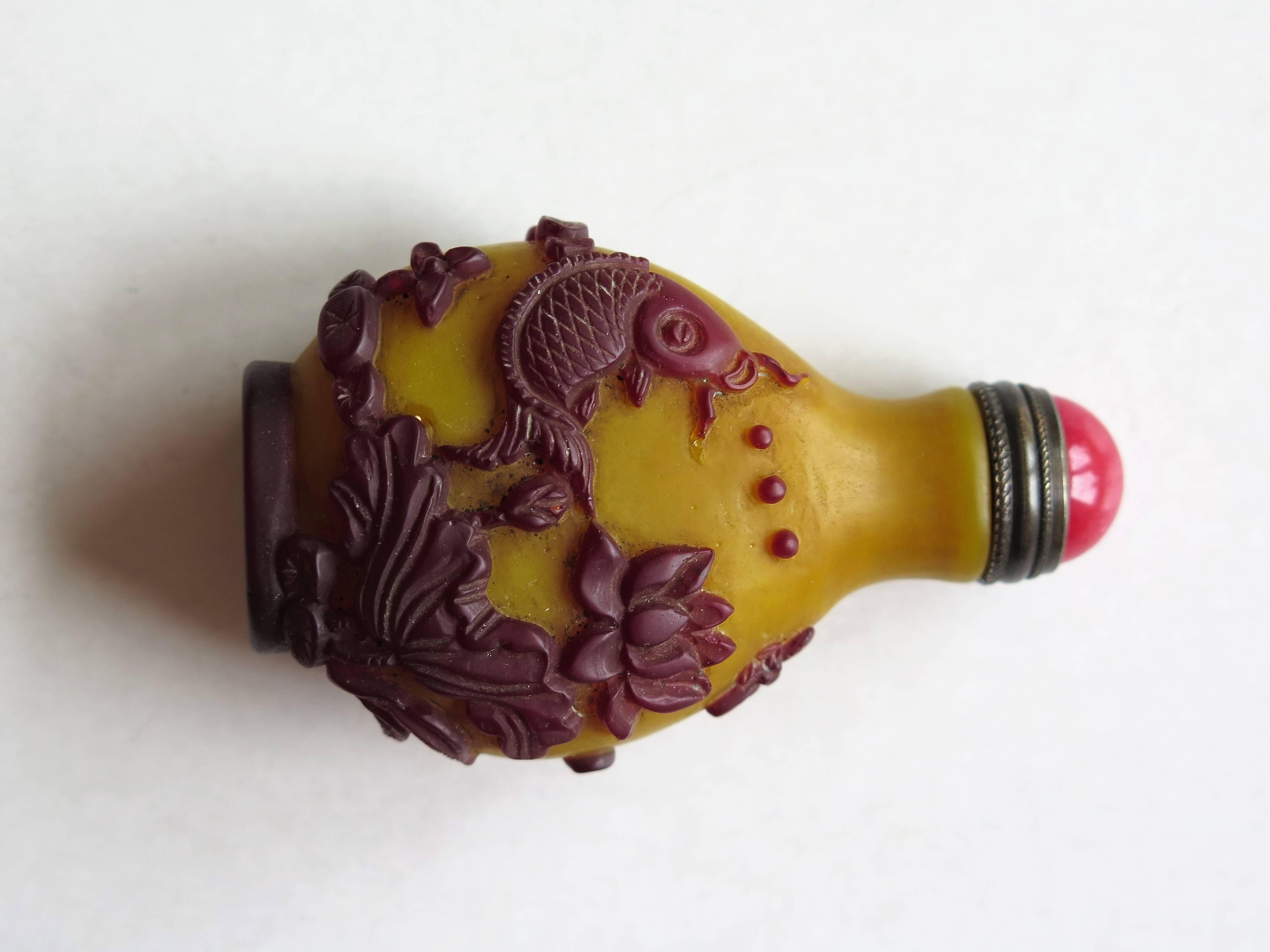 Chinese Snuff Bottle in Cameo or Overlay Glass, Circa 1920 8